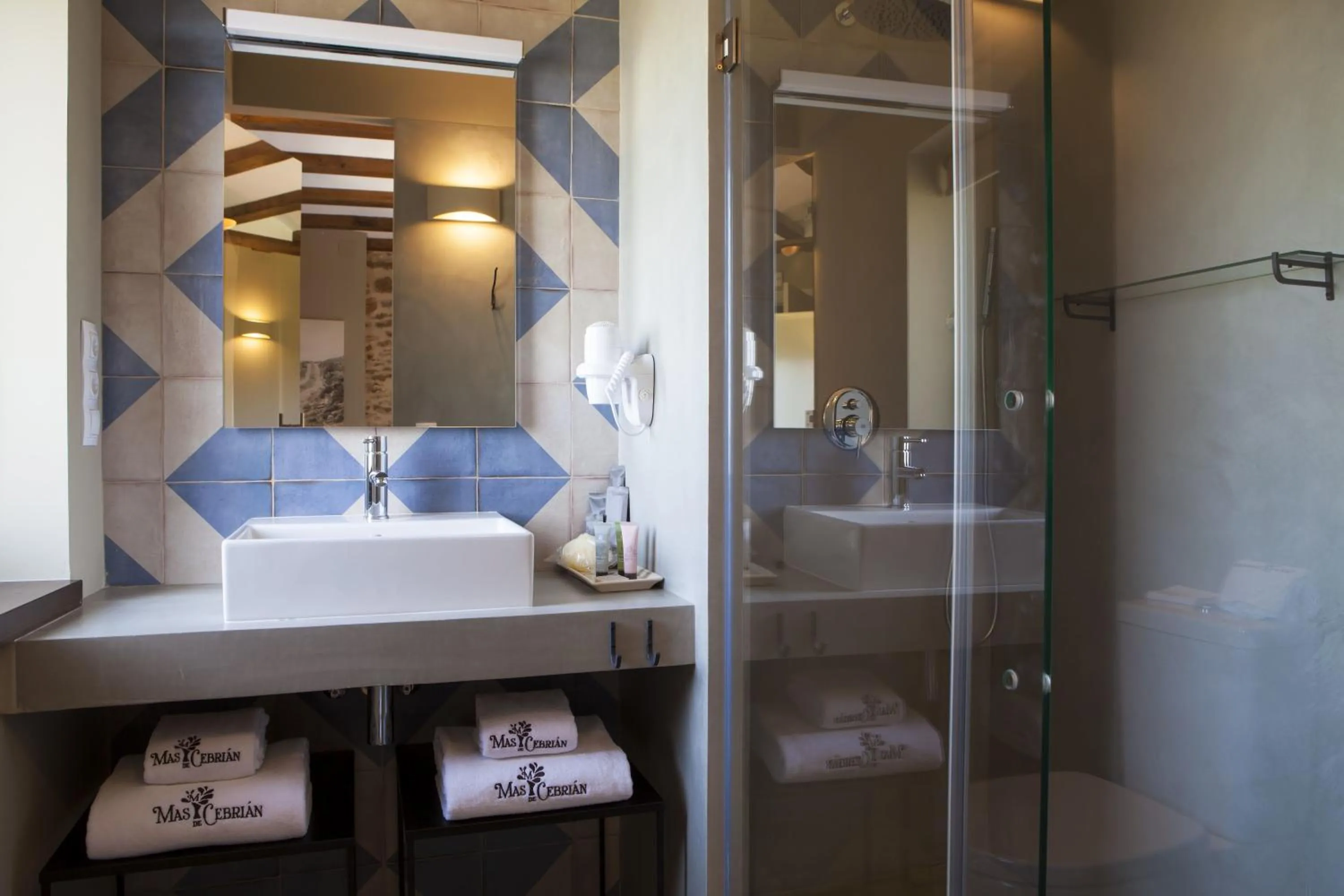 Bathroom in Hotel Mas De Cebrian