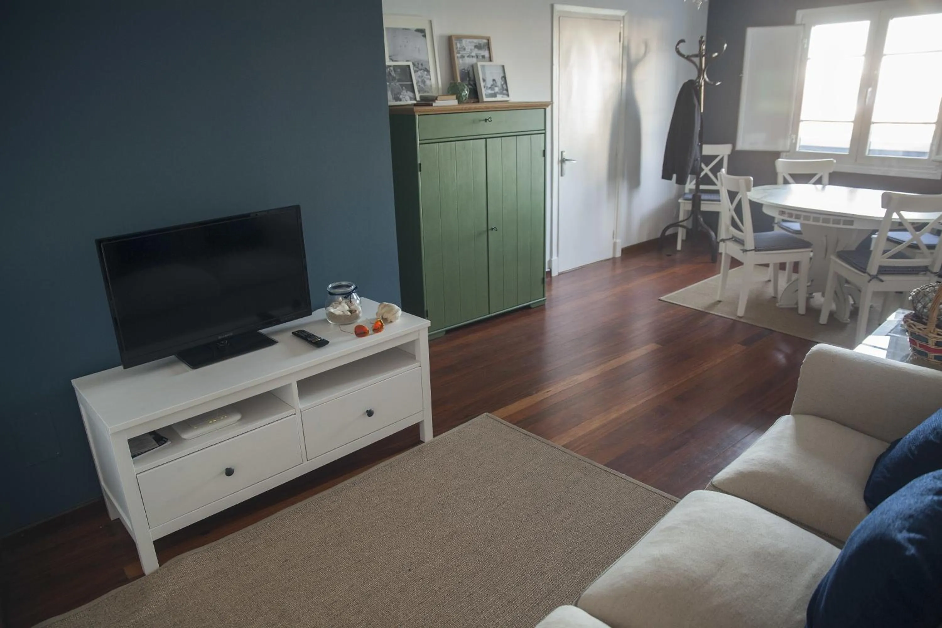 Communal lounge/ TV room in A Casa do Porto