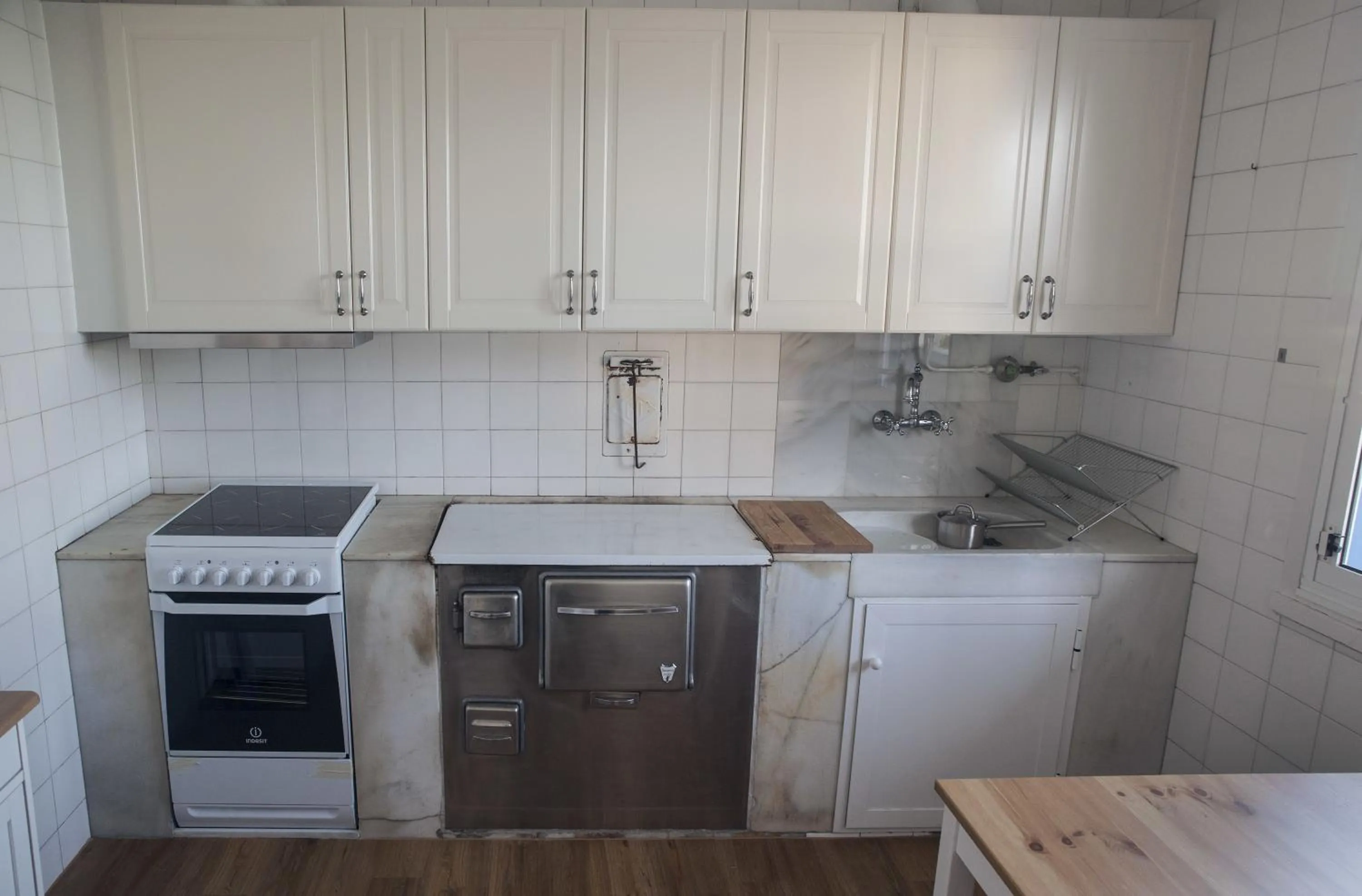 Communal kitchen in A Casa do Porto