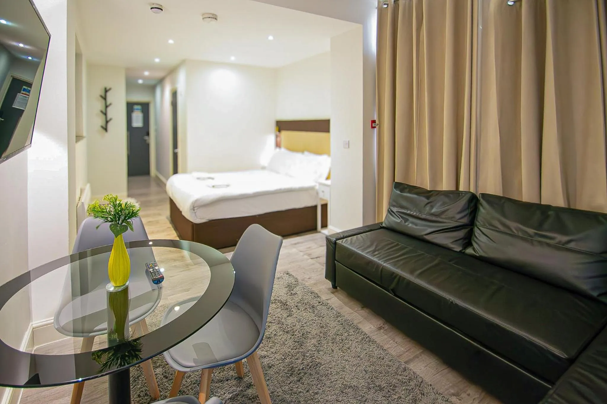 Bed in Hyde Park Superior Apartments