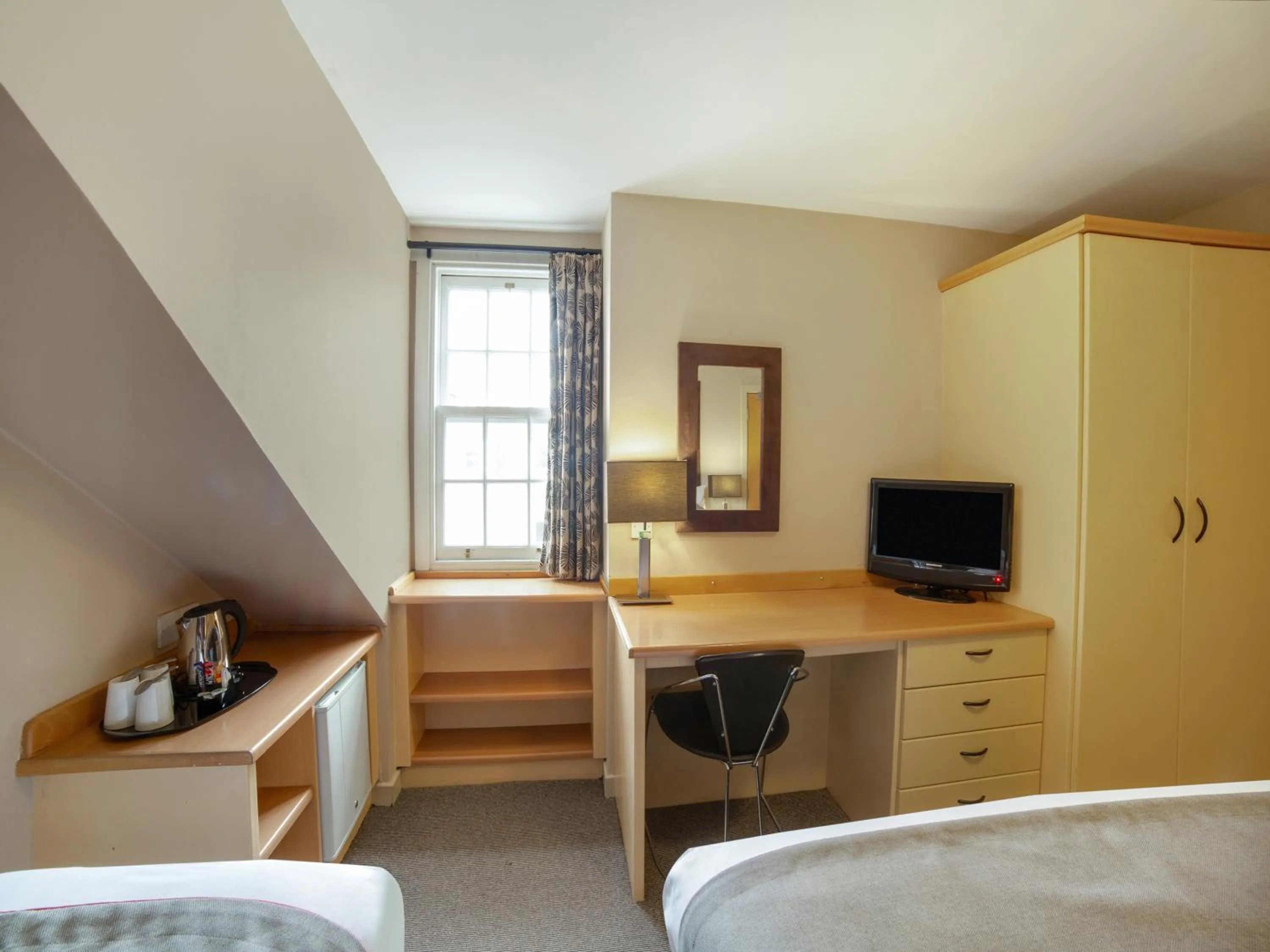 TV and multimedia, Bed in Brentwood Aberdeen City Centre near Union Street