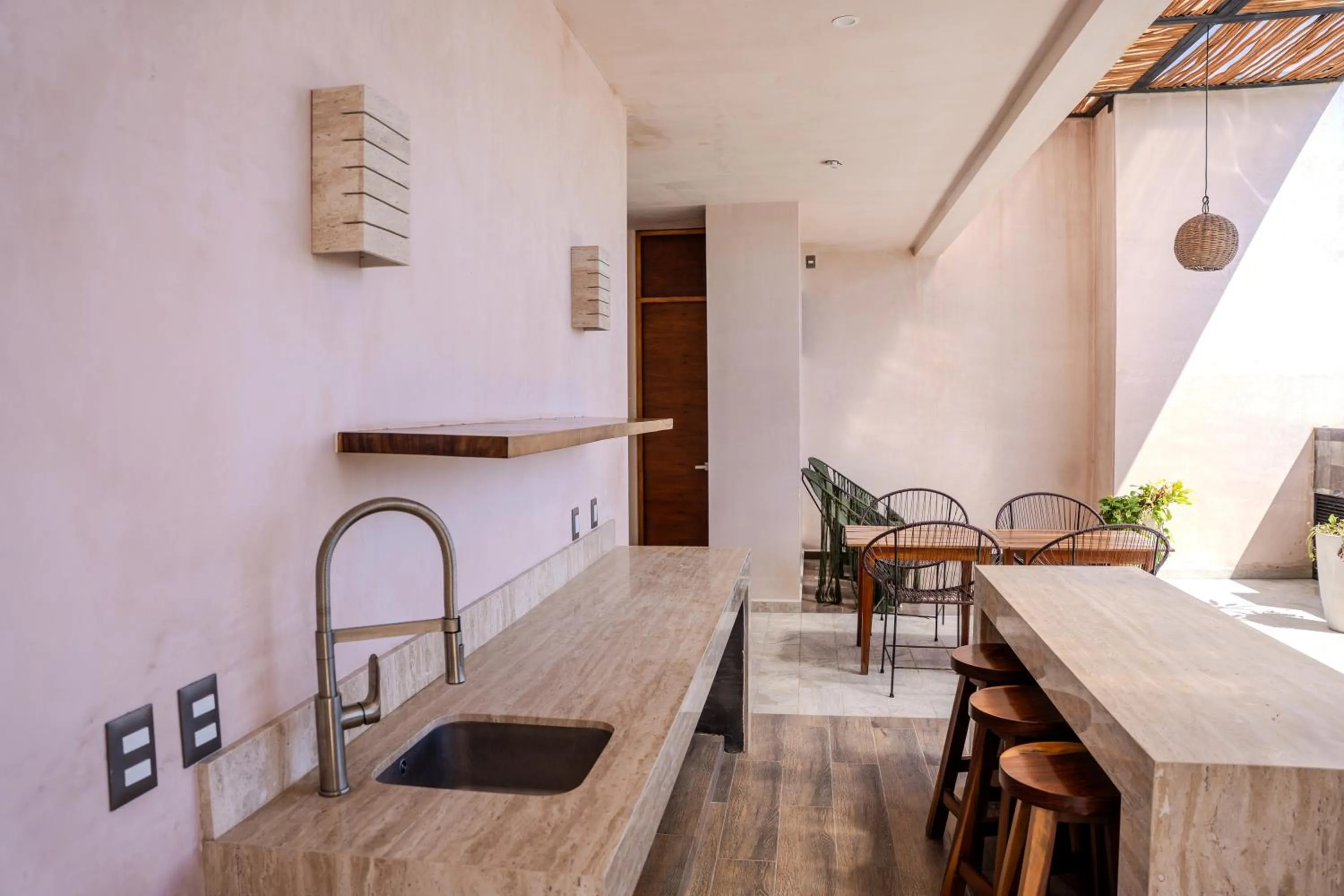 Balcony/Terrace in The Garden Residences by Casago