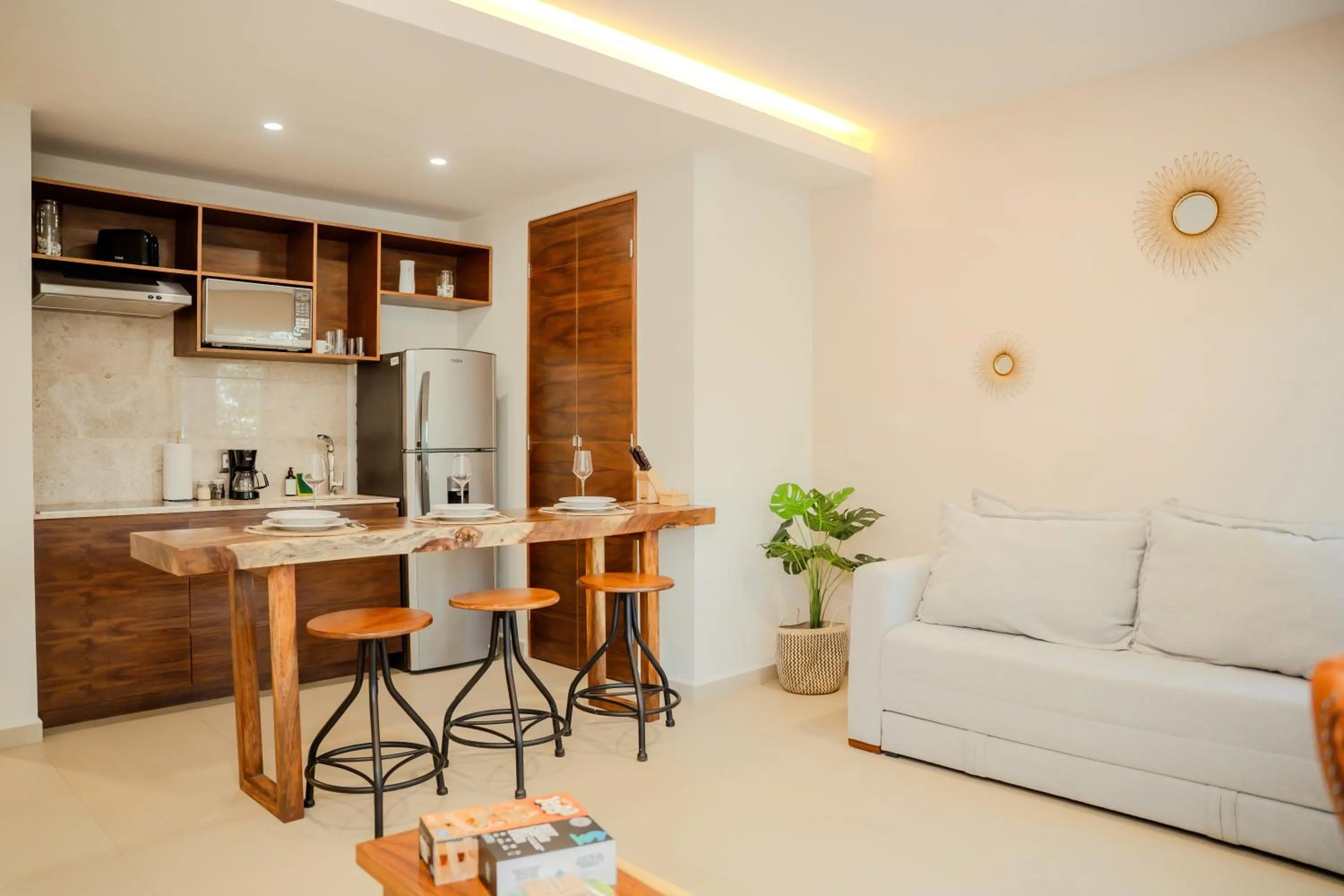 Living room in The Garden Residences by Casago