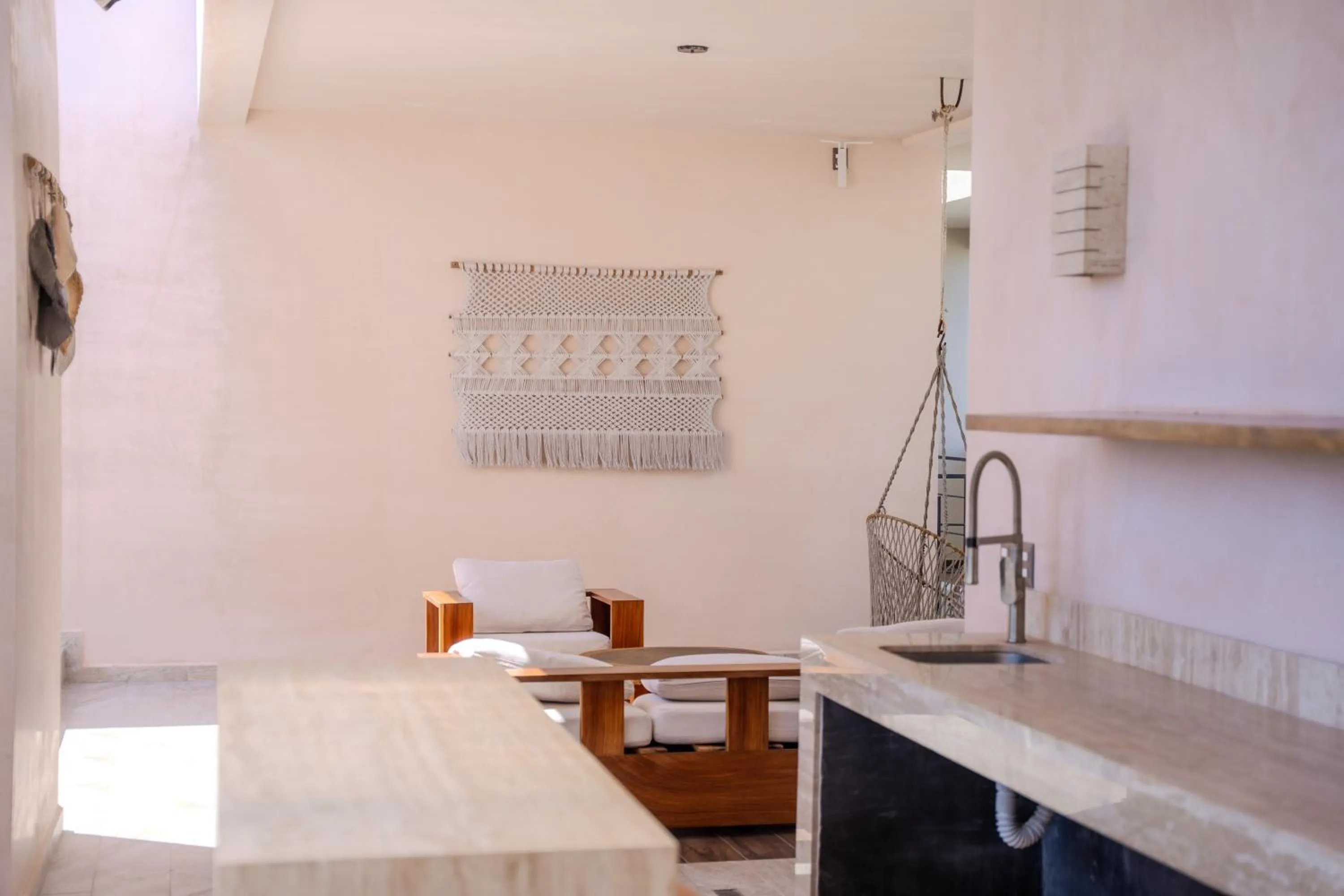 Balcony/Terrace in The Garden Residences by Casago