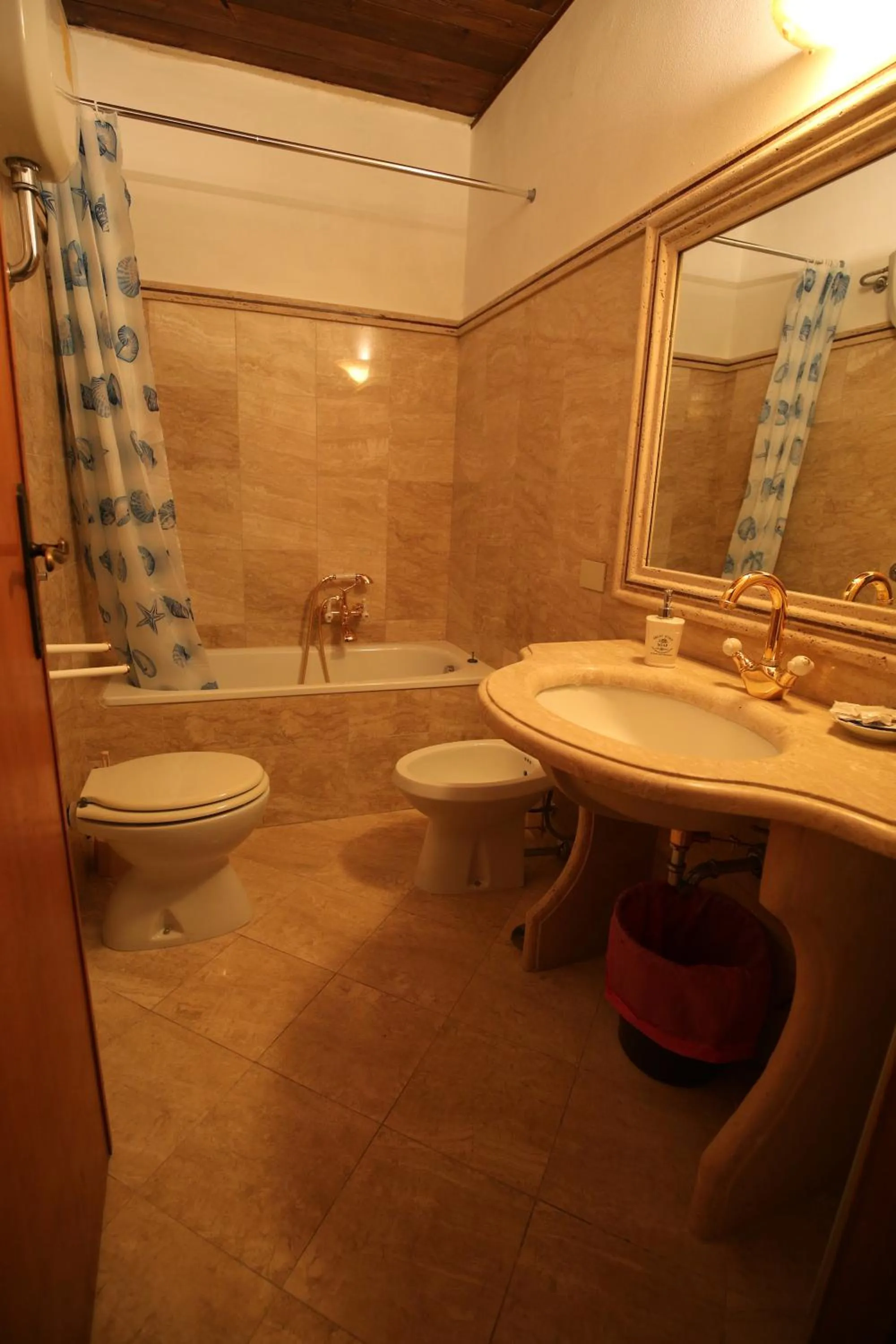 Bathroom in Residenza Santa Maria In Borraccia