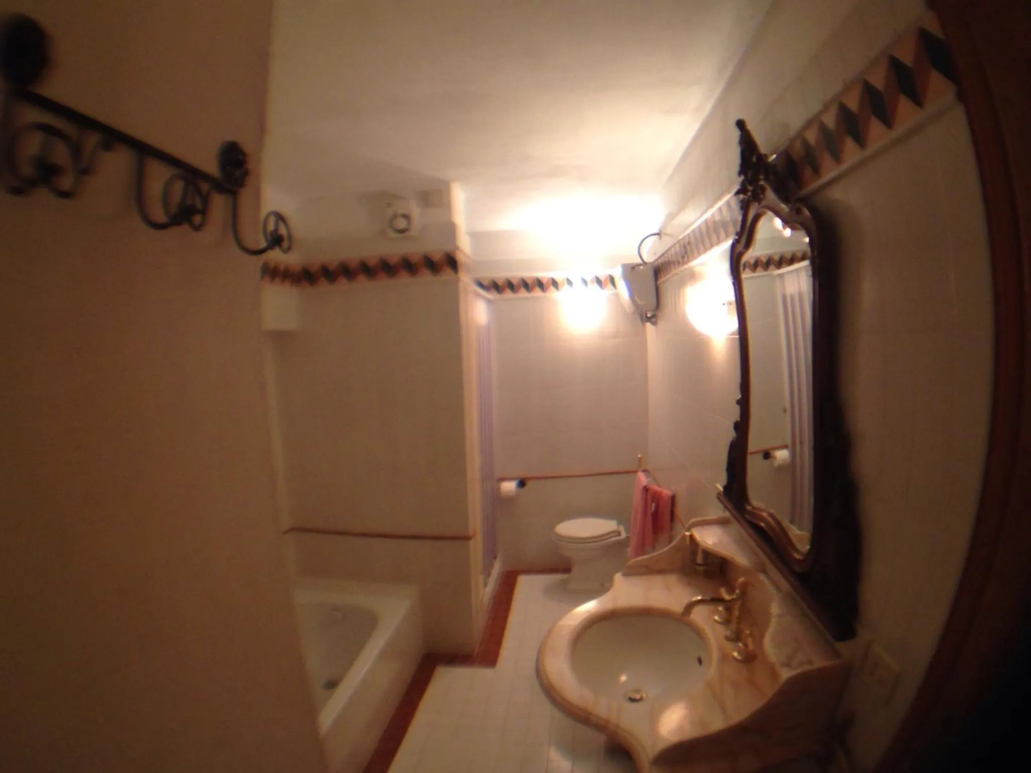 Bathroom in Residenza Santa Maria In Borraccia