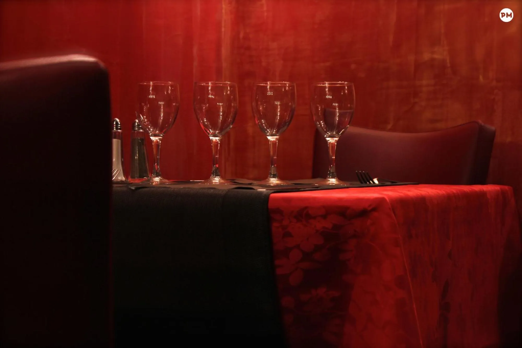 Restaurant/places to eat in Le Fauverney Lodge