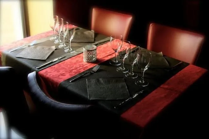 Restaurant/places to eat in Le Fauverney Lodge