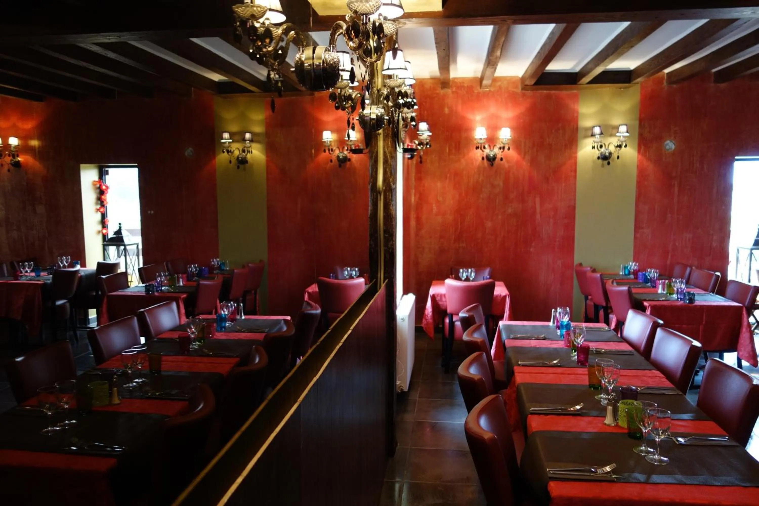 Restaurant/places to eat in Le Fauverney Lodge