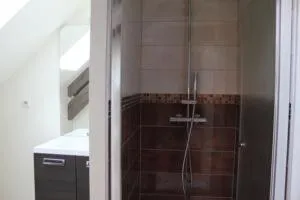 Shower in Le Fauverney Lodge