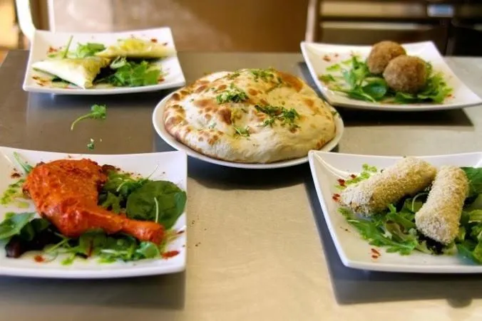 Restaurant/places to eat in Le Fauverney Lodge