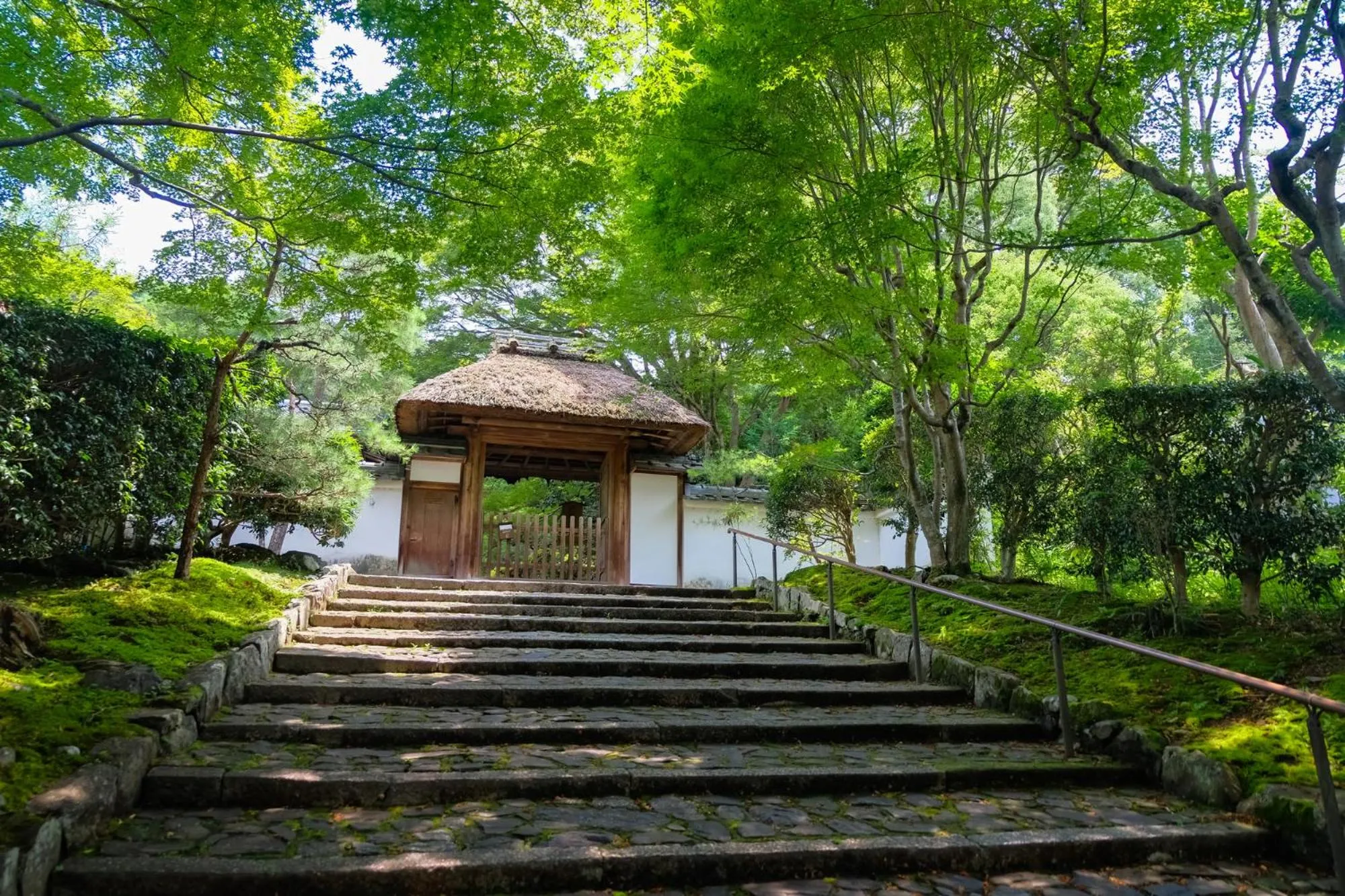 Nearby landmark in ホテル京都エミナースManyonoyuHotelKyotoEminence