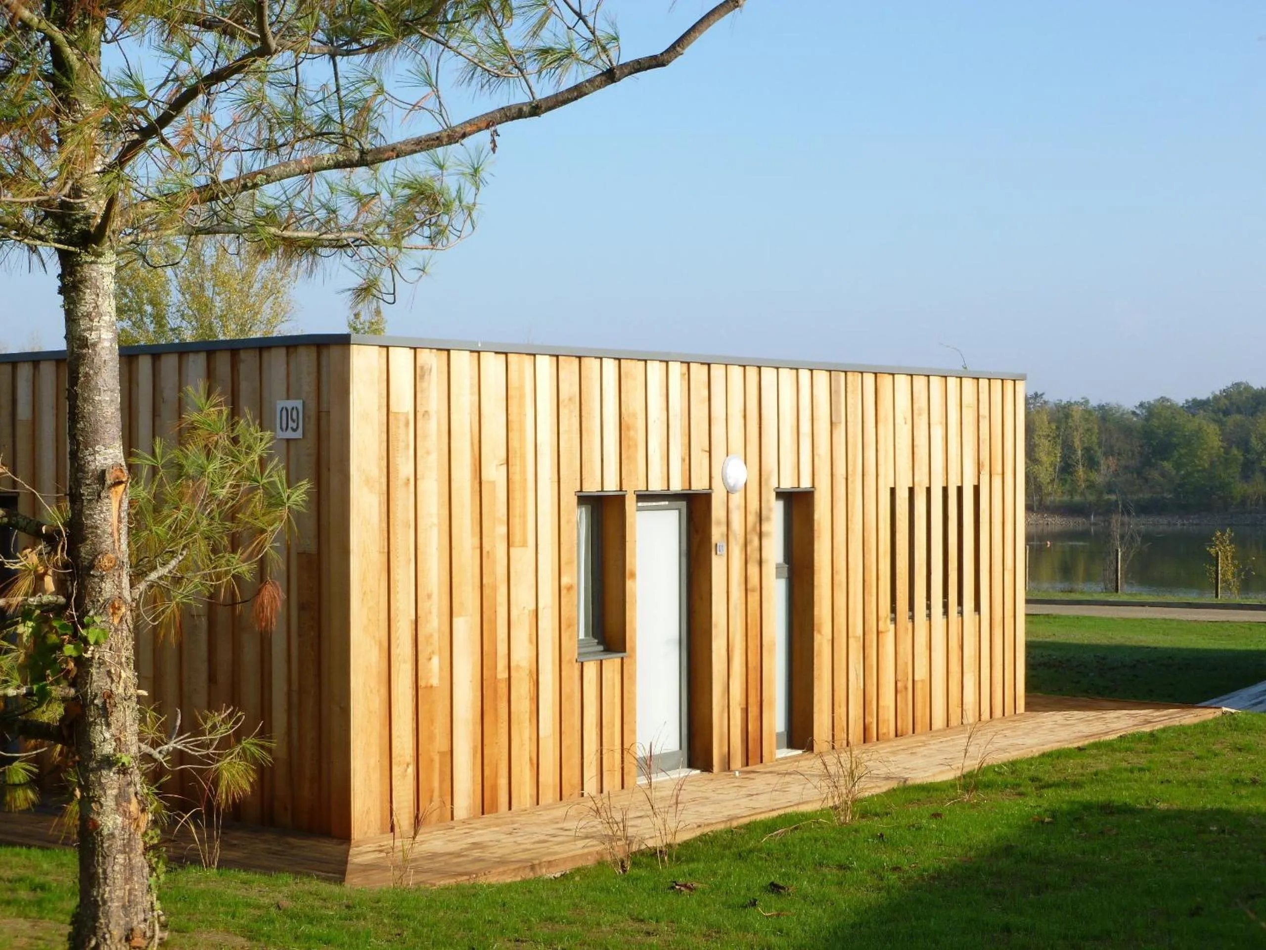 Lake view in Domaine d'Ariane