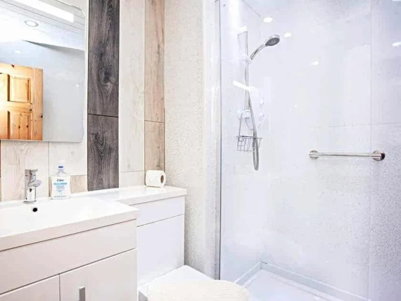 Shower in Dawlish Warren Holidays