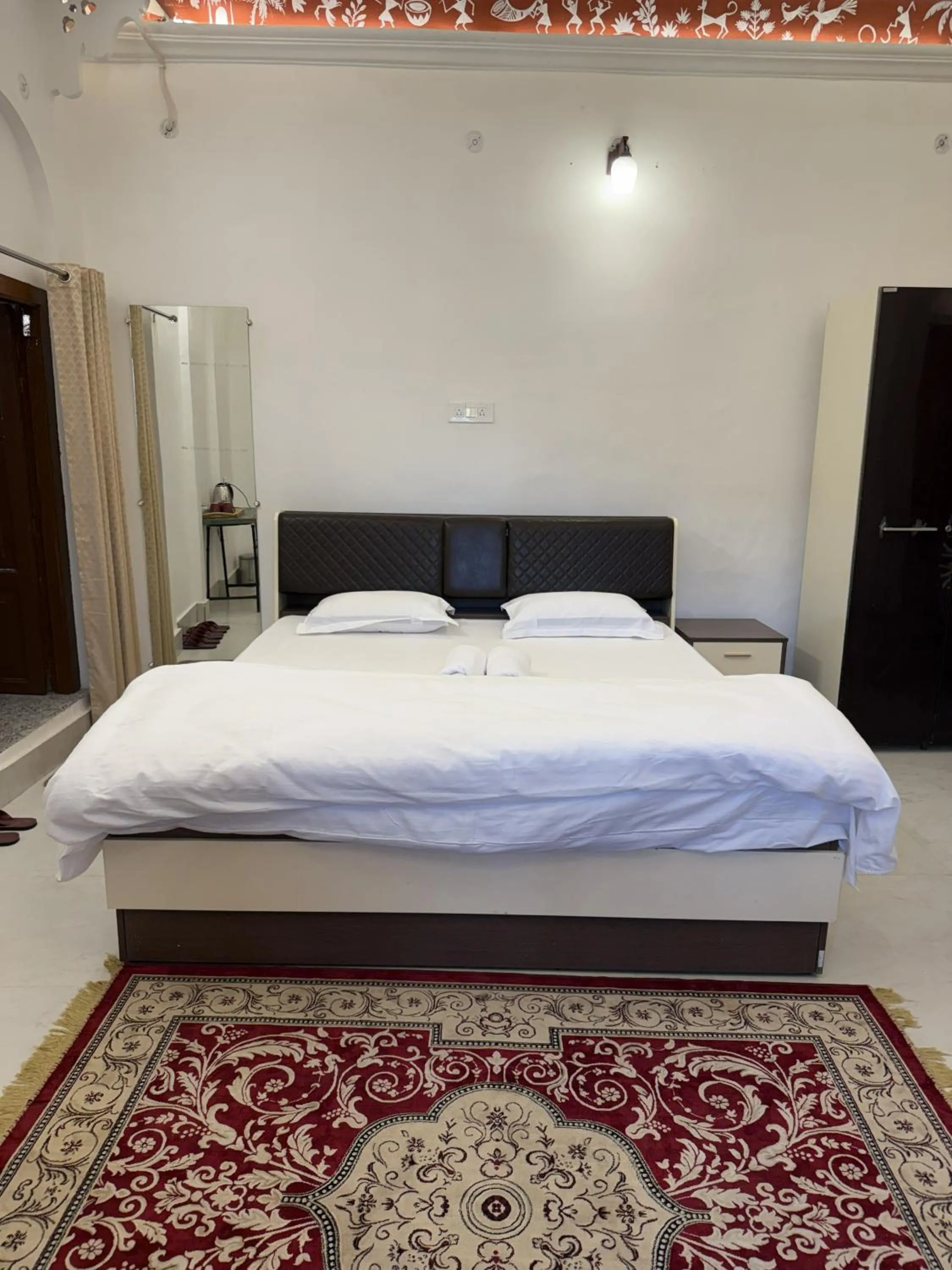Bed in Rudreshwar Mahadeo Kothi