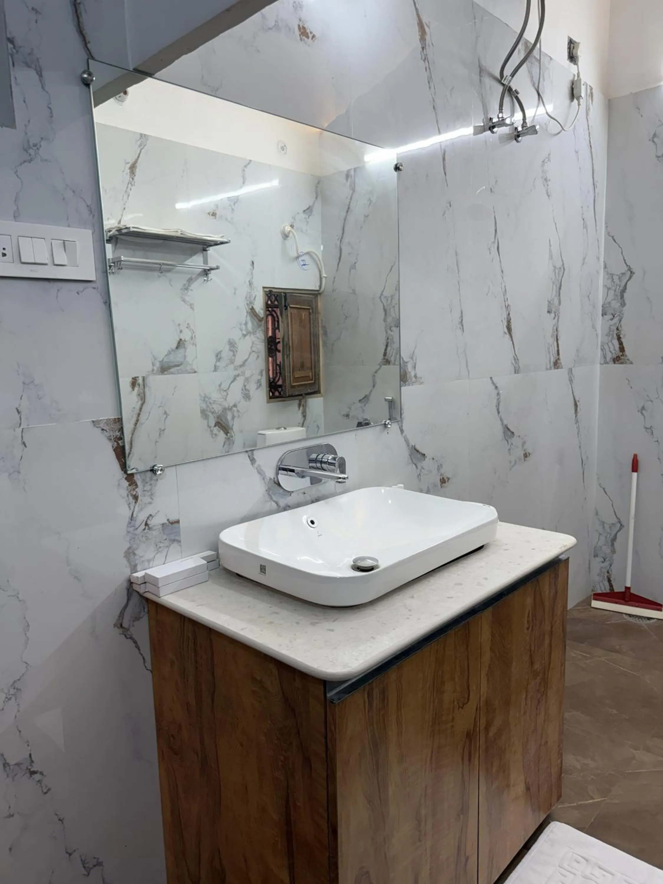 Bathroom in Rudreshwar Mahadeo Kothi
