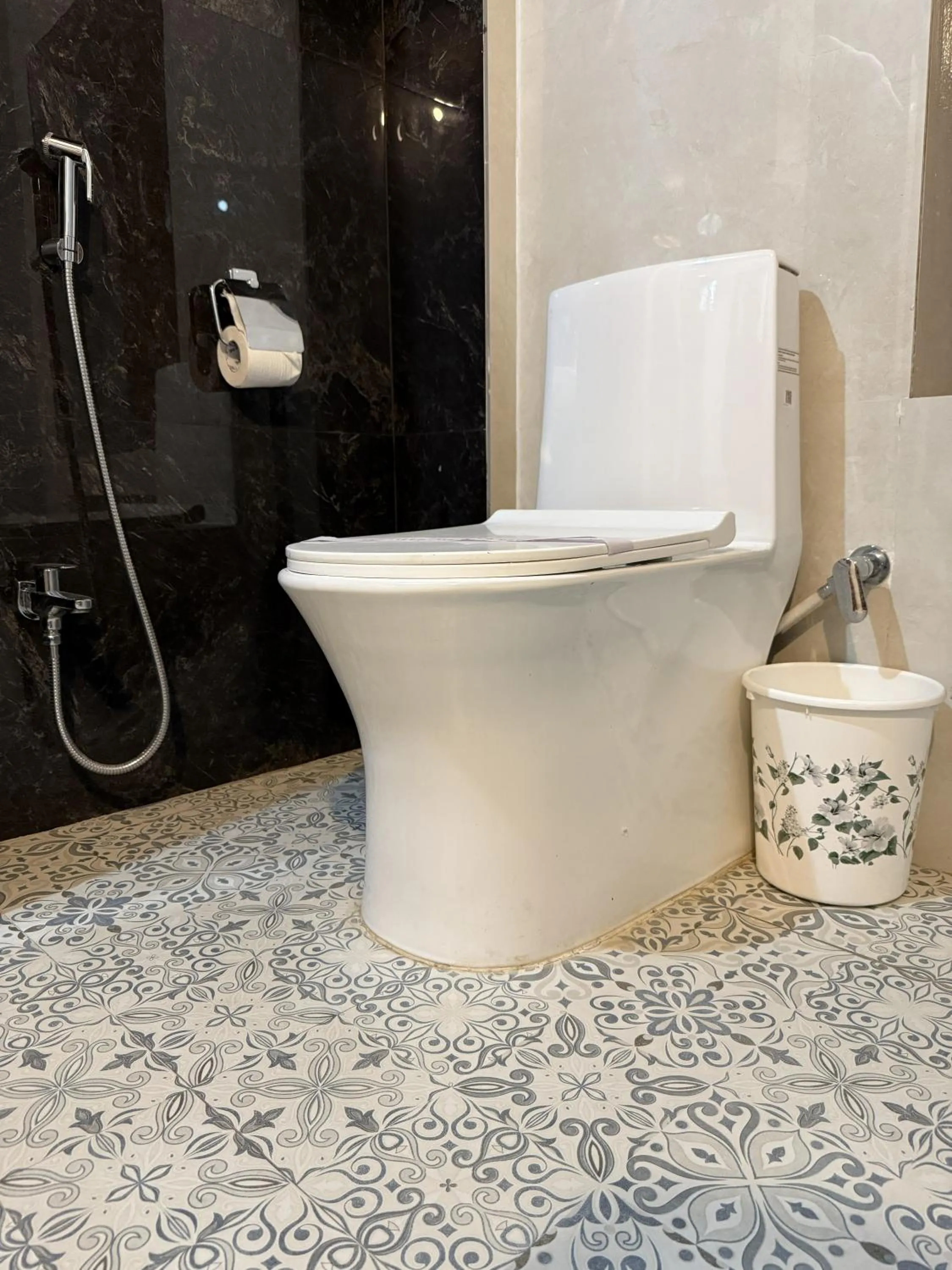 Bathroom in Rudreshwar Mahadeo Kothi