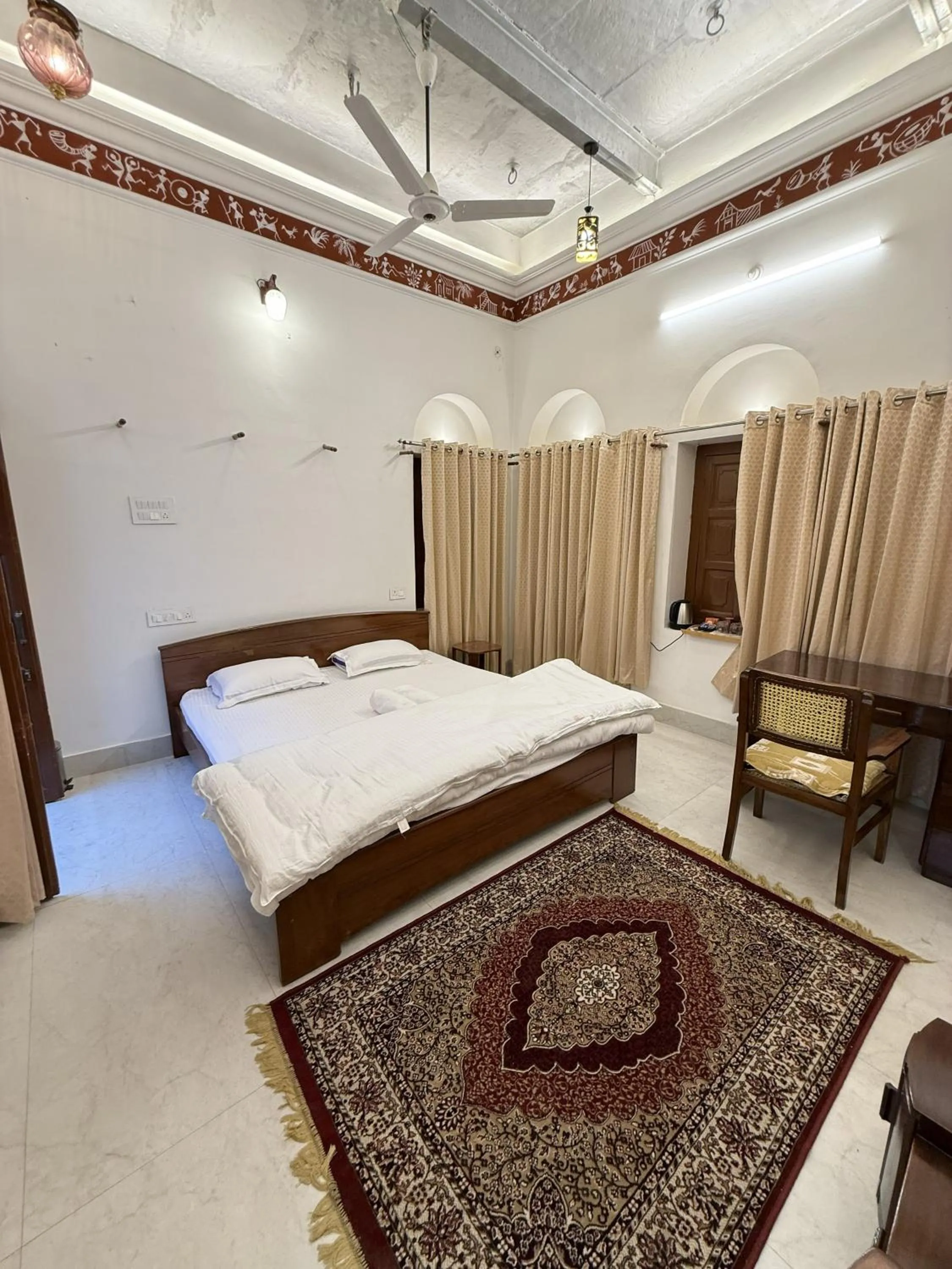 Bedroom, Bed in Rudreshwar Mahadeo Kothi