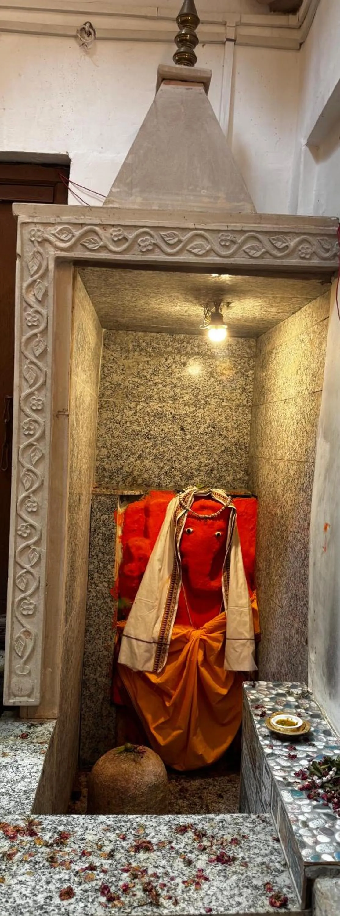 Area and facilities, Bed in Rudreshwar Mahadeo Kothi
