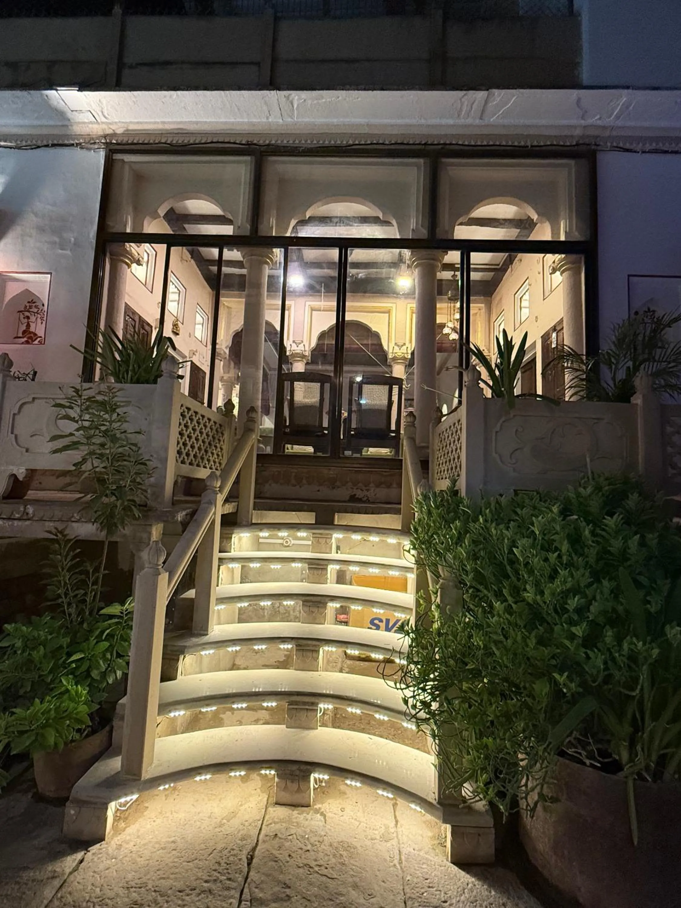 Facade/entrance in Rudreshwar Mahadeo Kothi