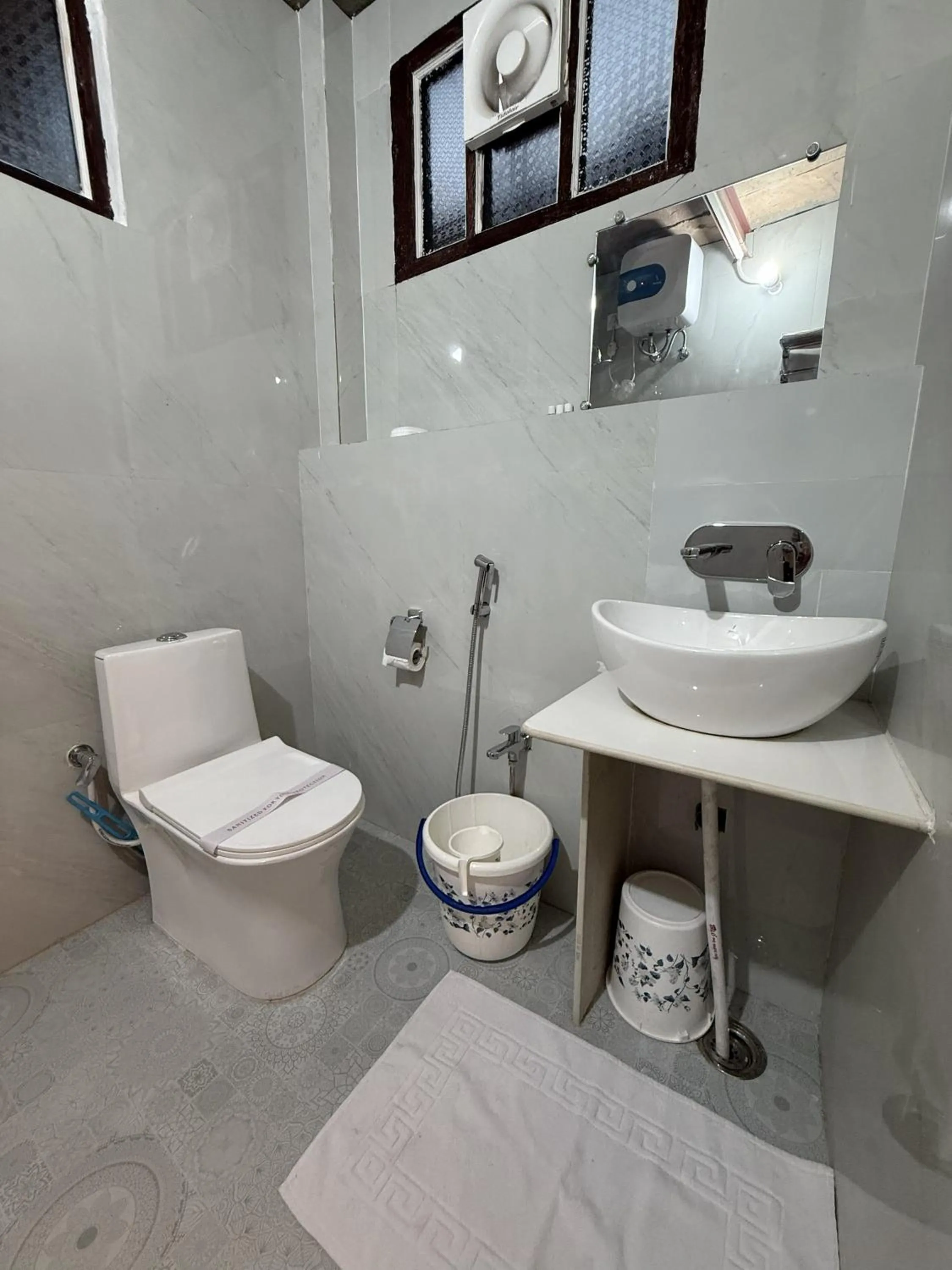Bathroom in Rudreshwar Mahadeo Kothi