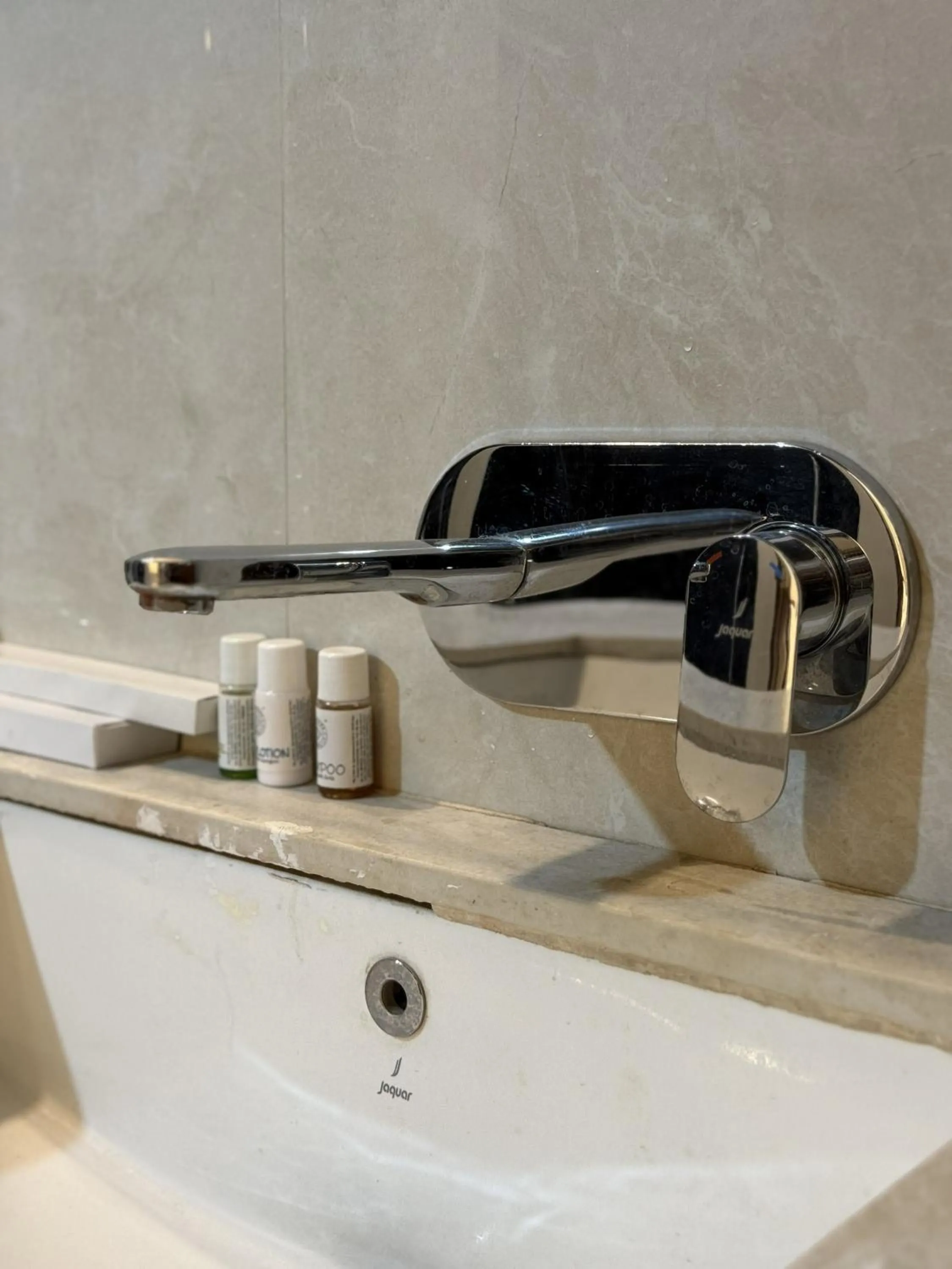 Bathroom in Rudreshwar Mahadeo Kothi