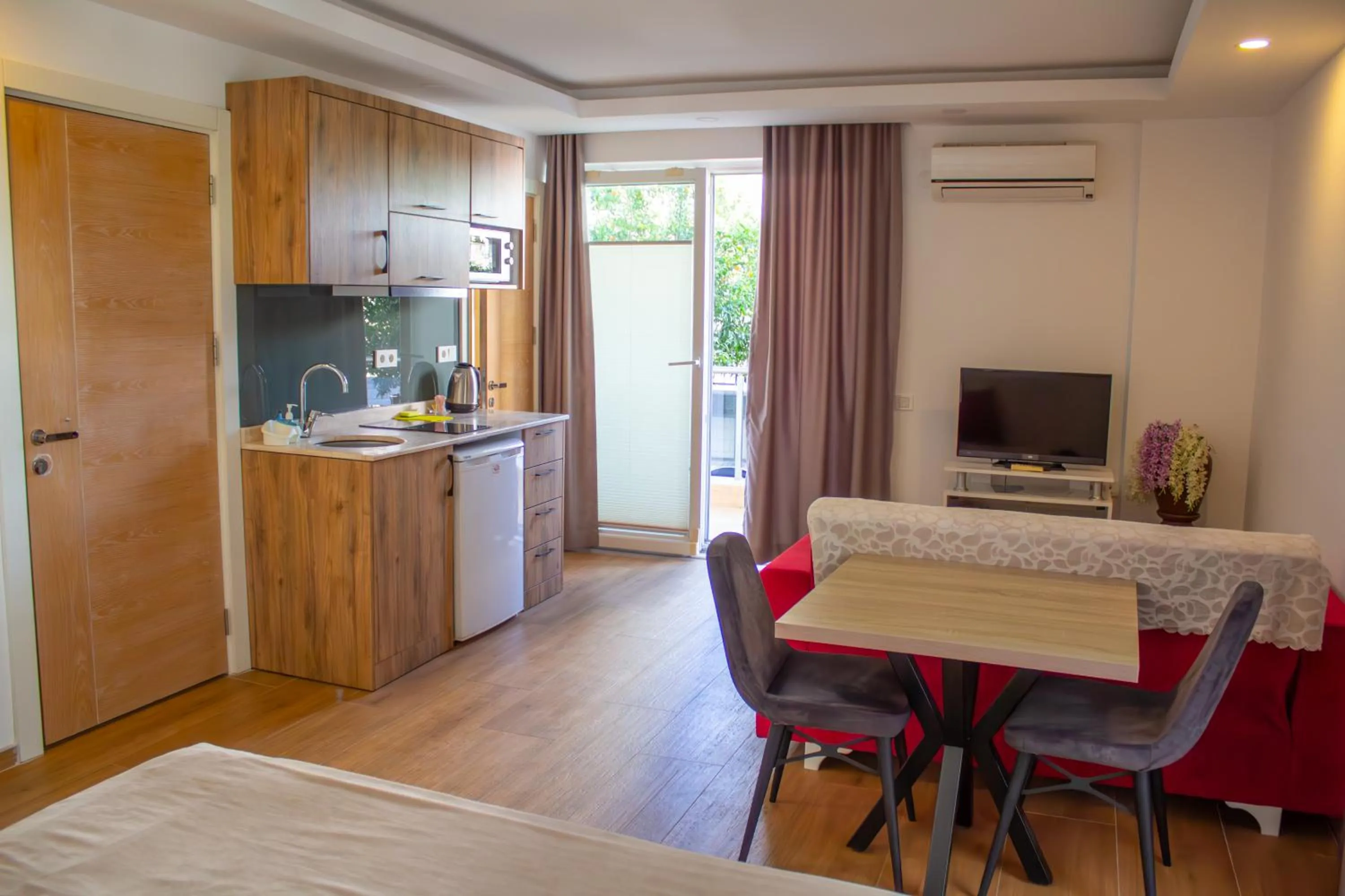 TV and multimedia in Güden-Pearl