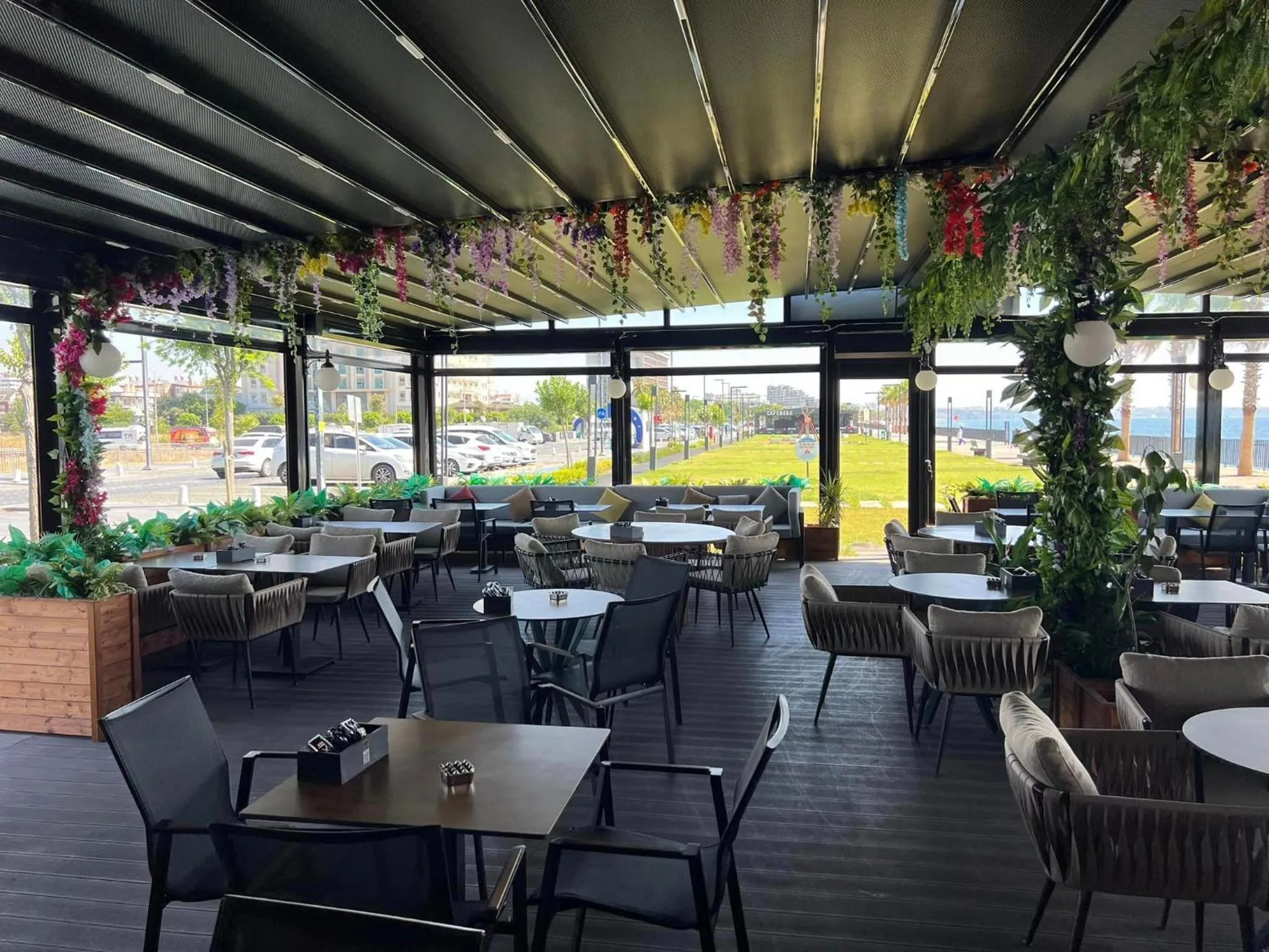 Restaurant/places to eat in Güden-Pearl