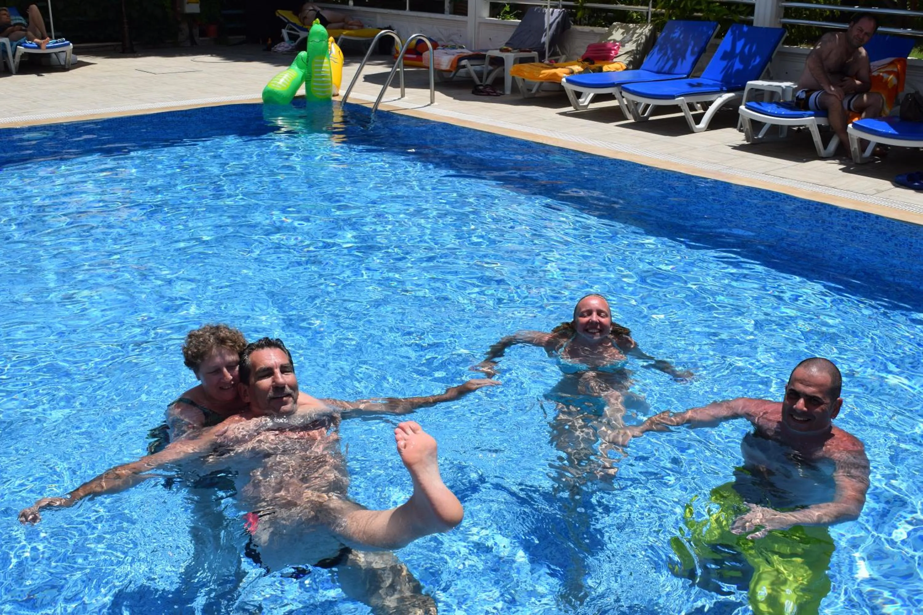 Swimming pool in Güden-Pearl