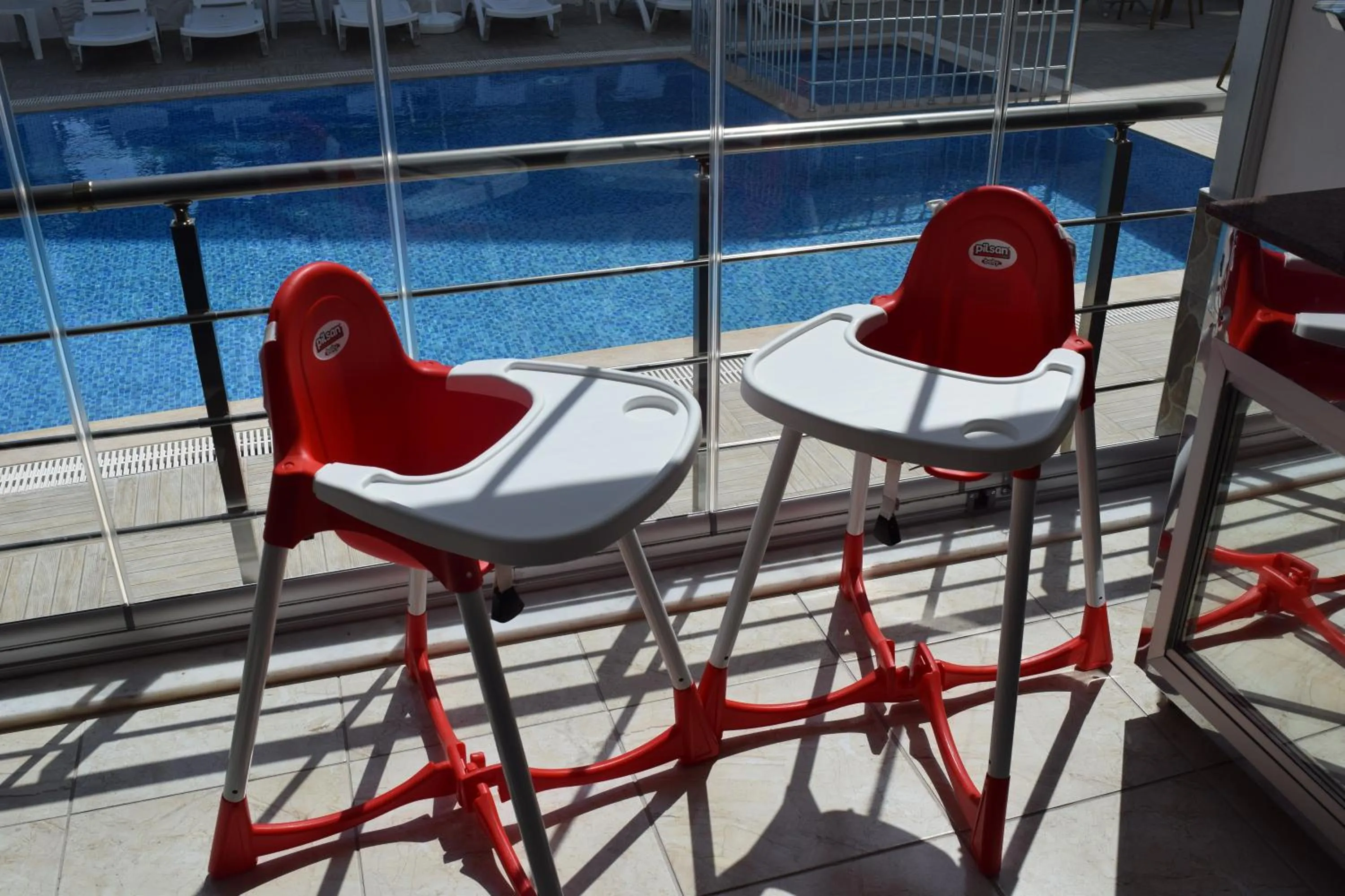 Family in Güden-Pearl