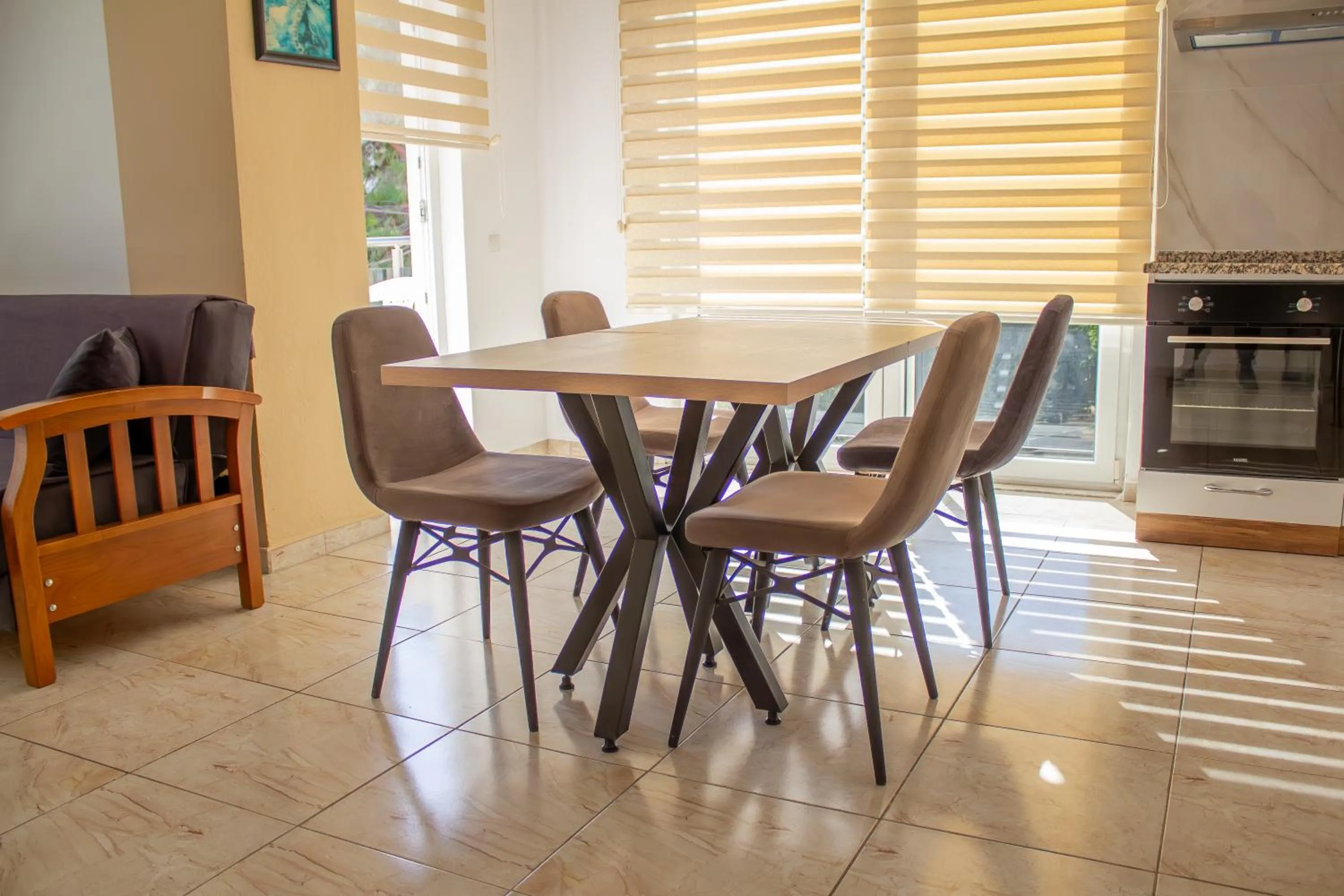 Dining area in Güden-Pearl