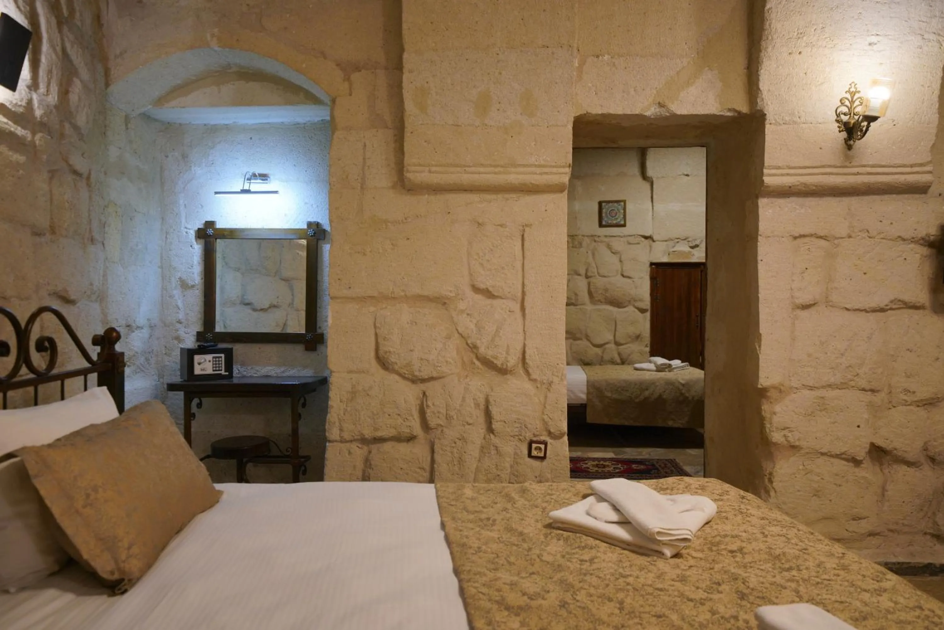 Bed in Emit Cave Hotel