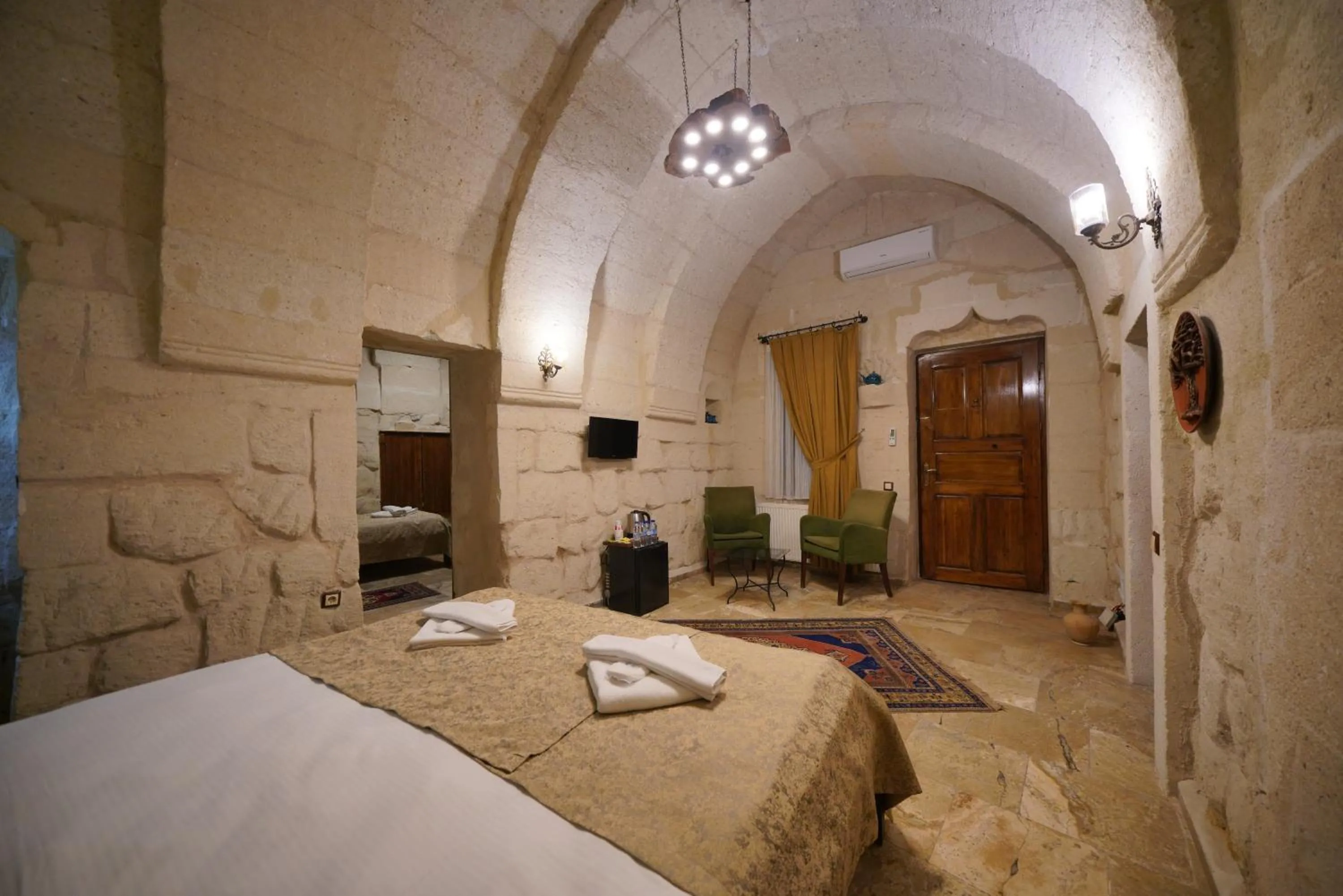 Bed in Emit Cave Hotel