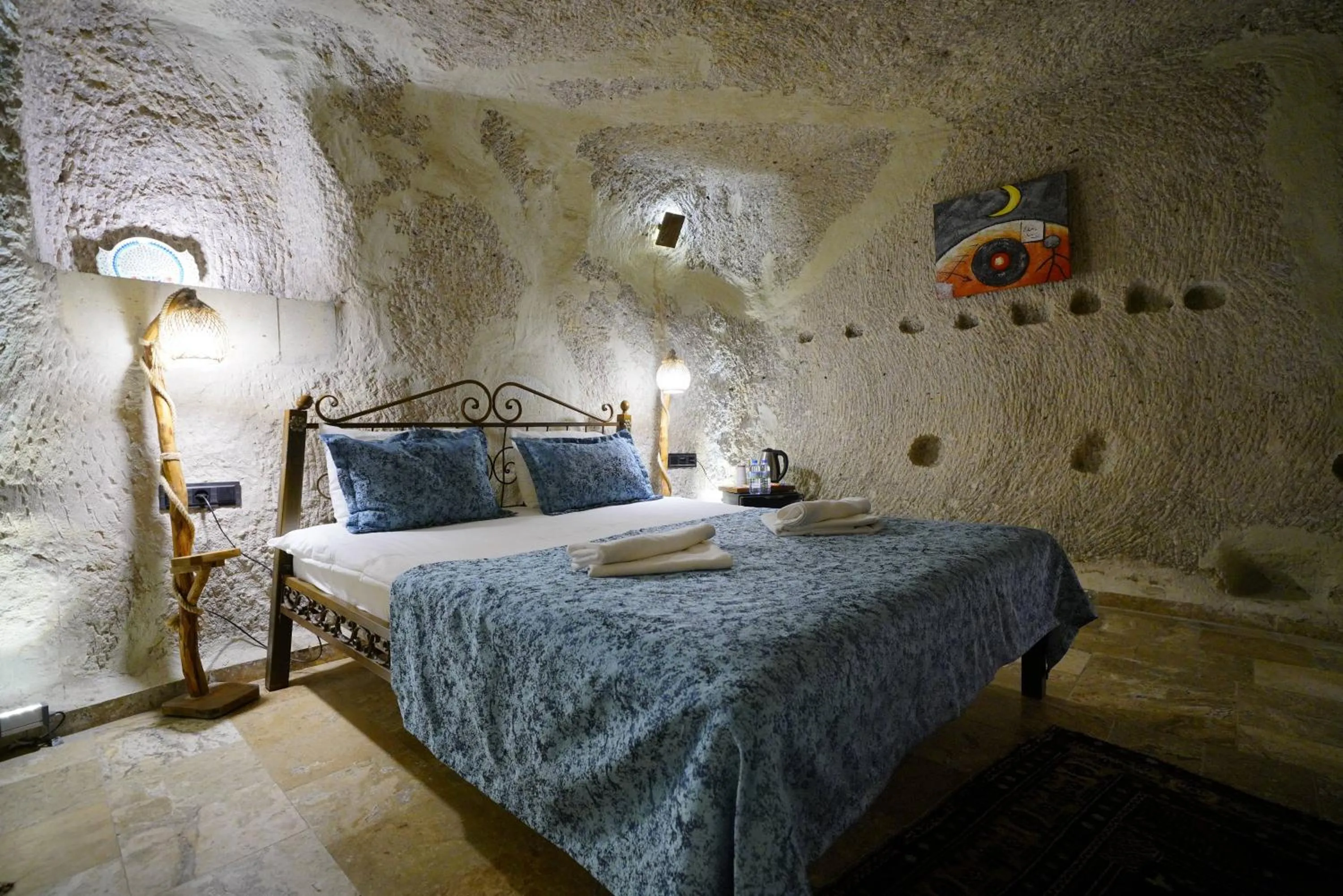 Bed in Emit Cave Hotel