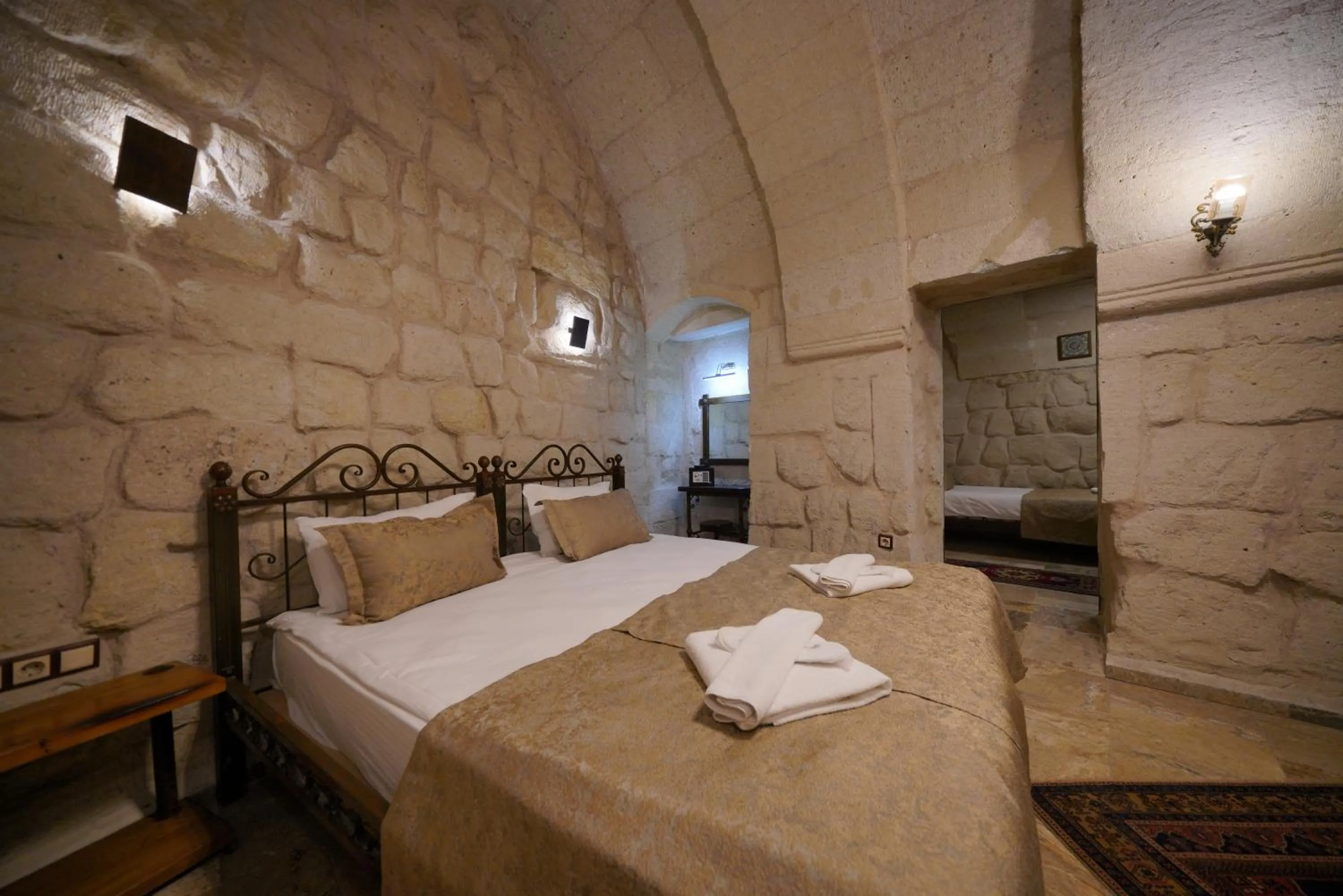 Bed in Emit Cave Hotel