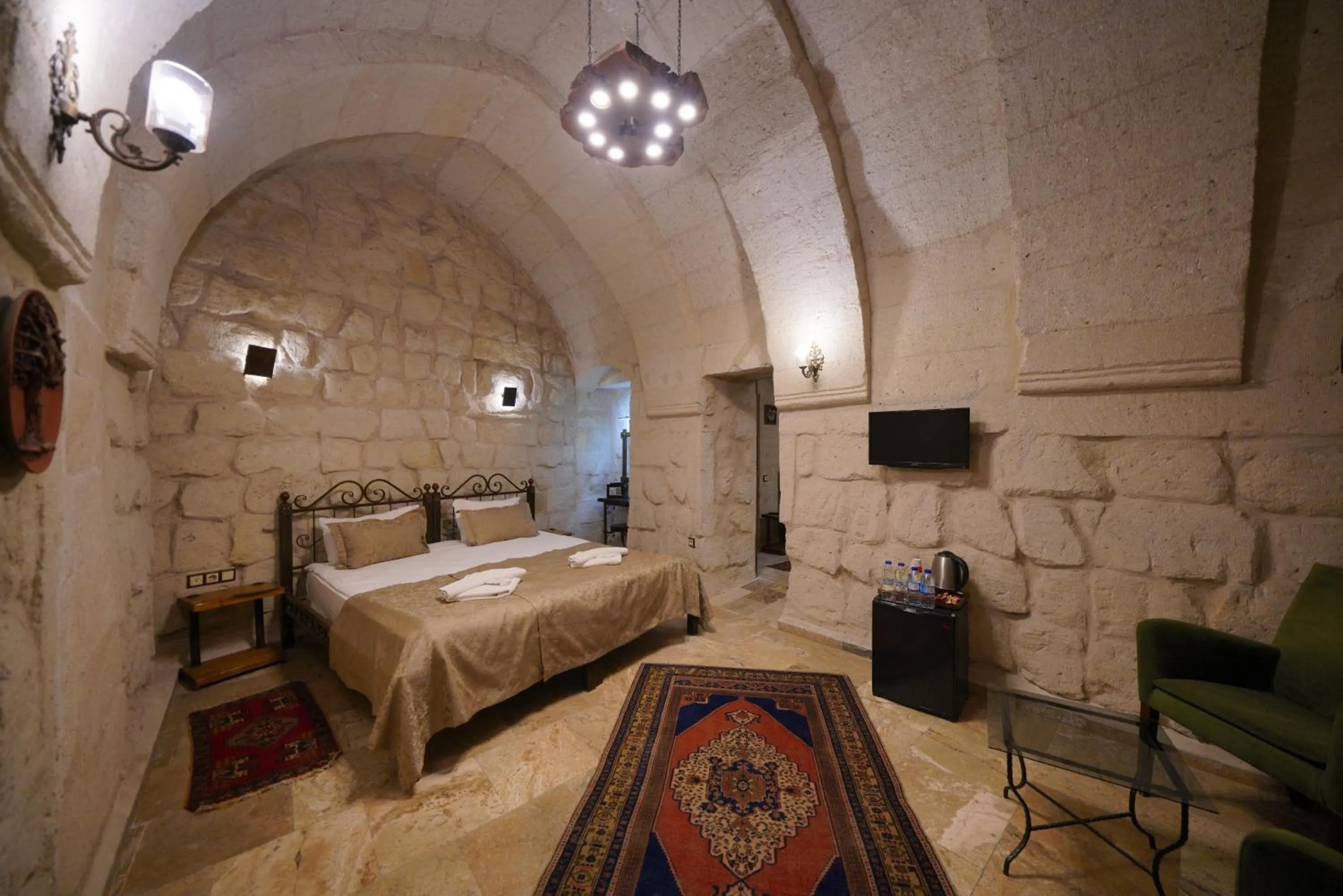 Bed in Emit Cave Hotel