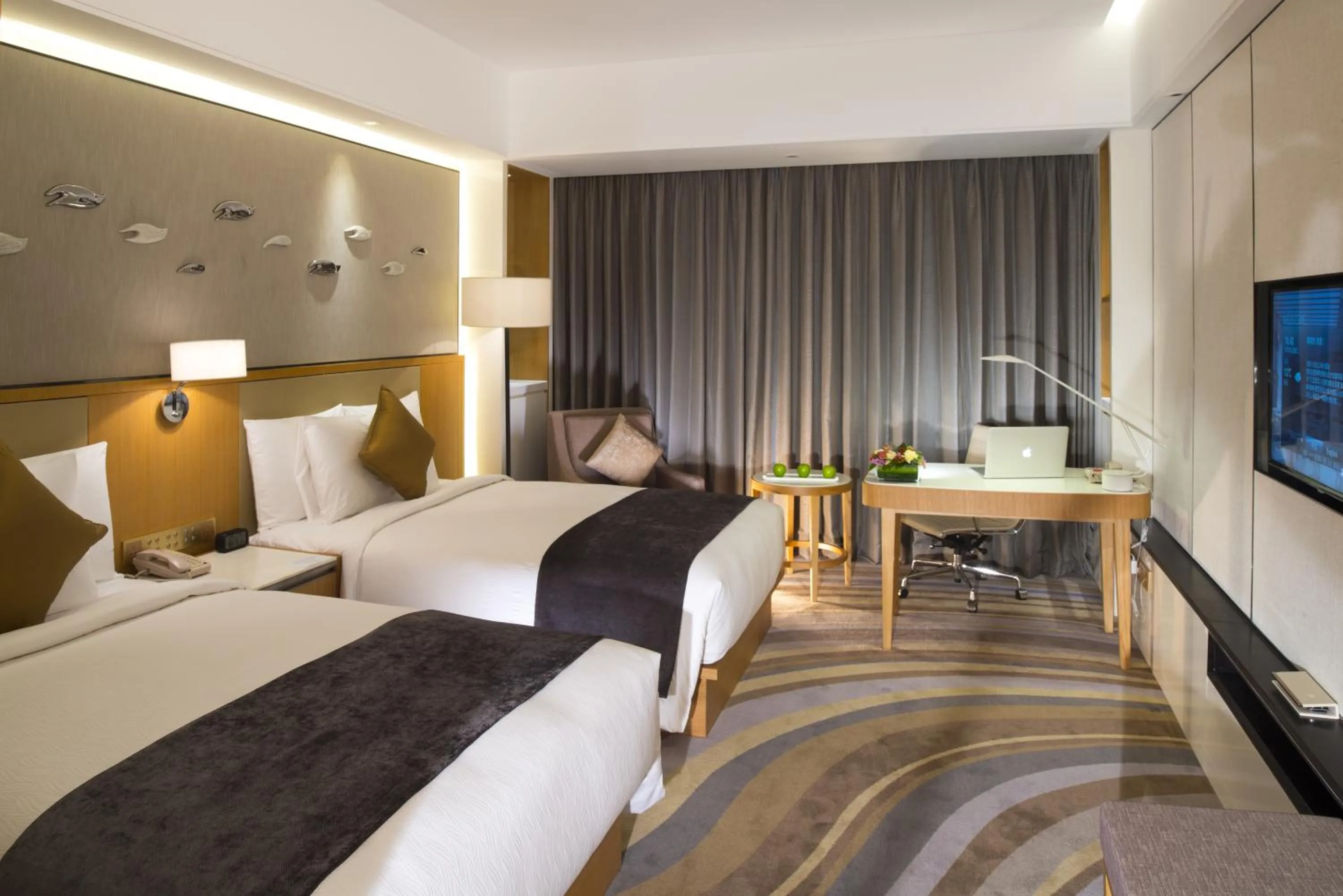 Photo of the whole room, Bed in Northern Hotel Shanghai