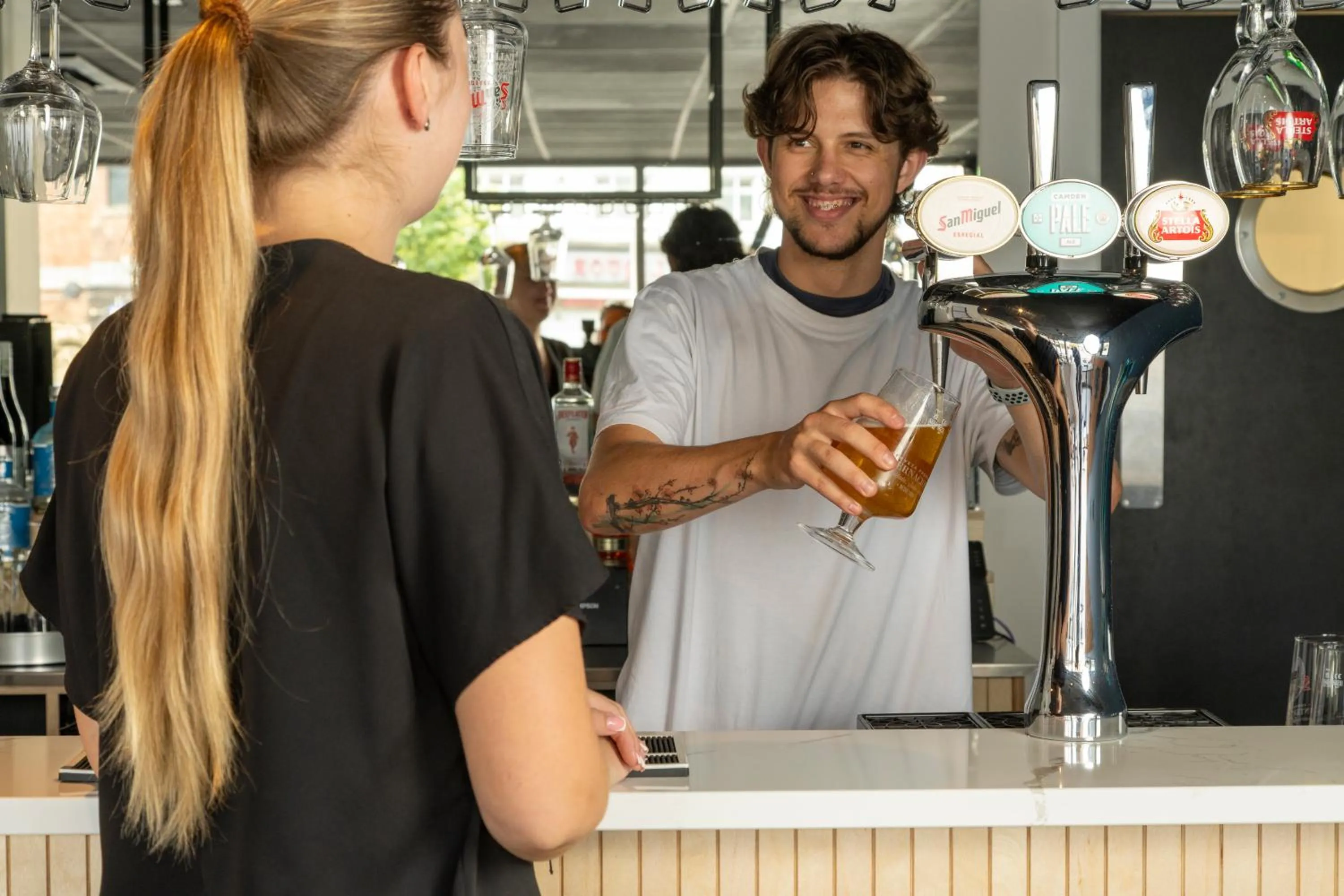 Lounge or bar in Station Suites Aparthotel