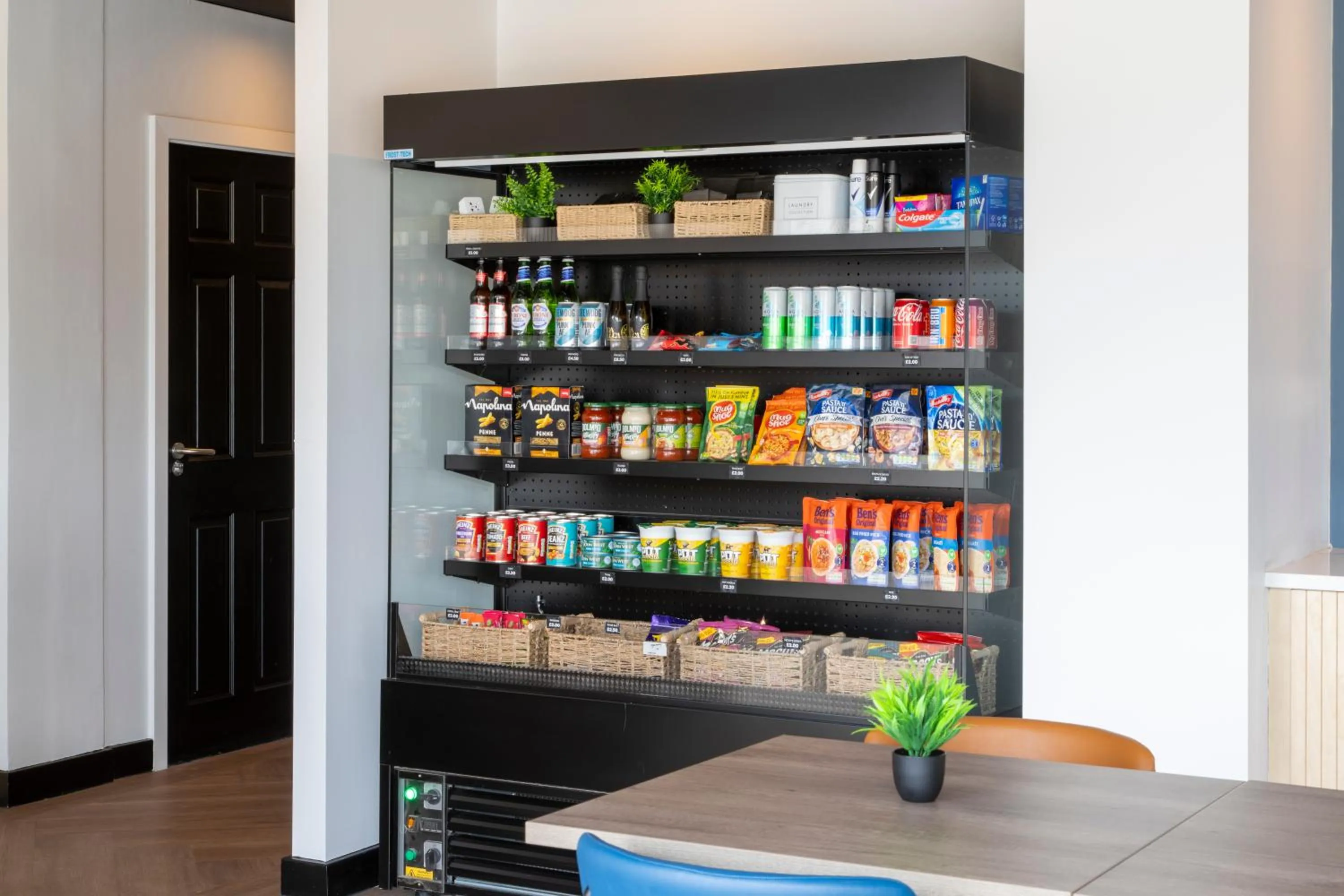 On-site shops in Station Suites Aparthotel