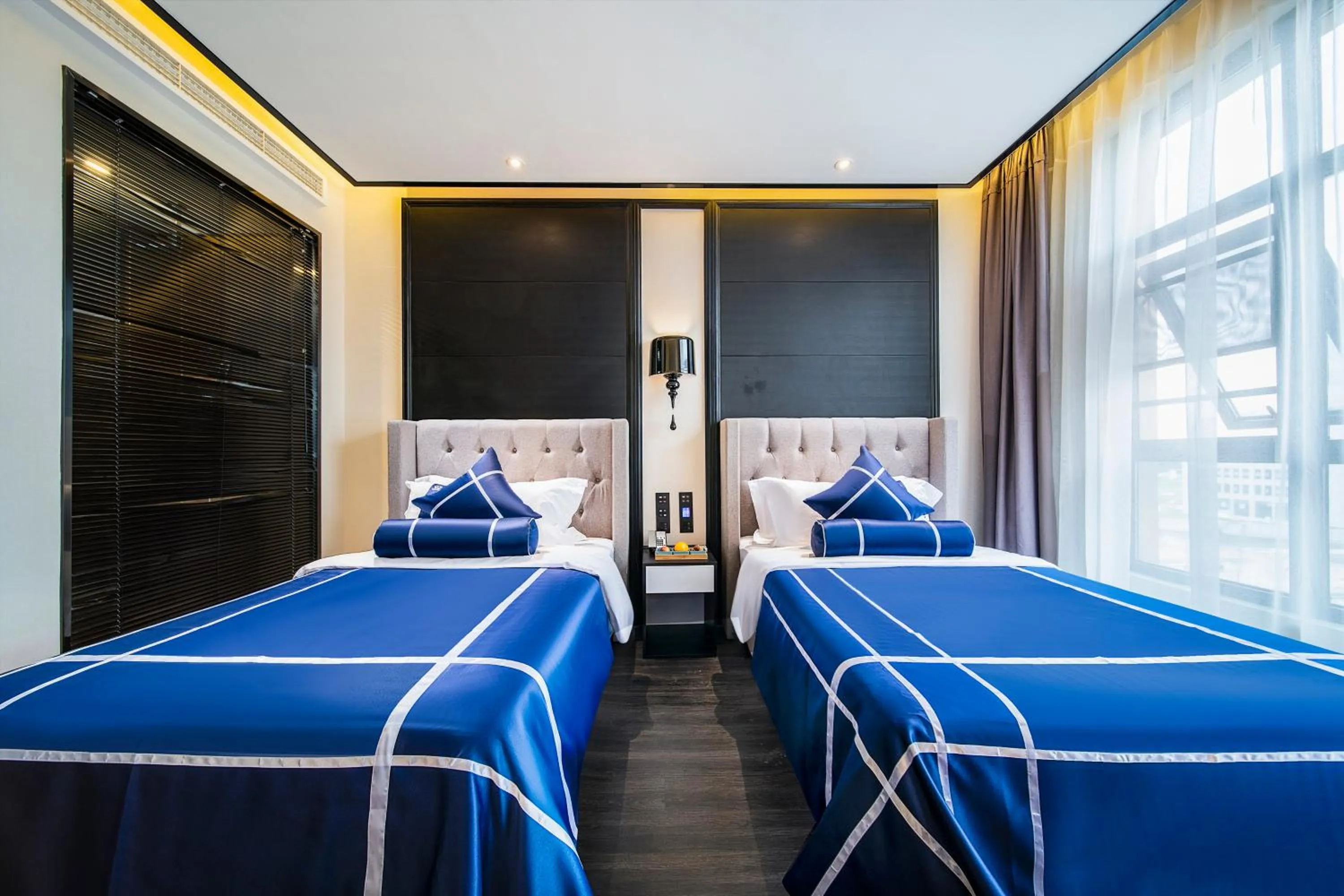 Photo of the whole room, Bed in LanOu hotel