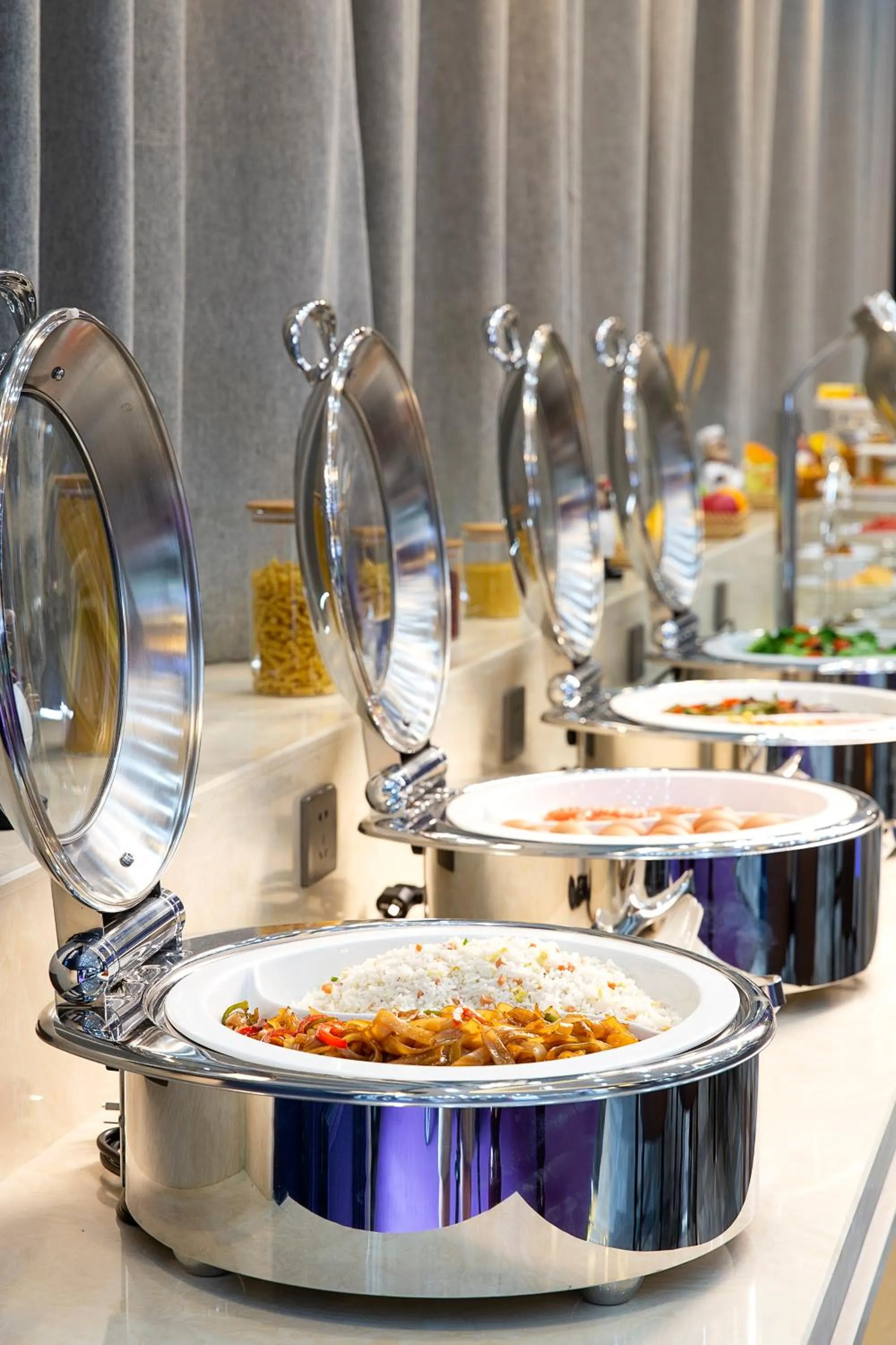 Restaurant/places to eat in LanOu hotel