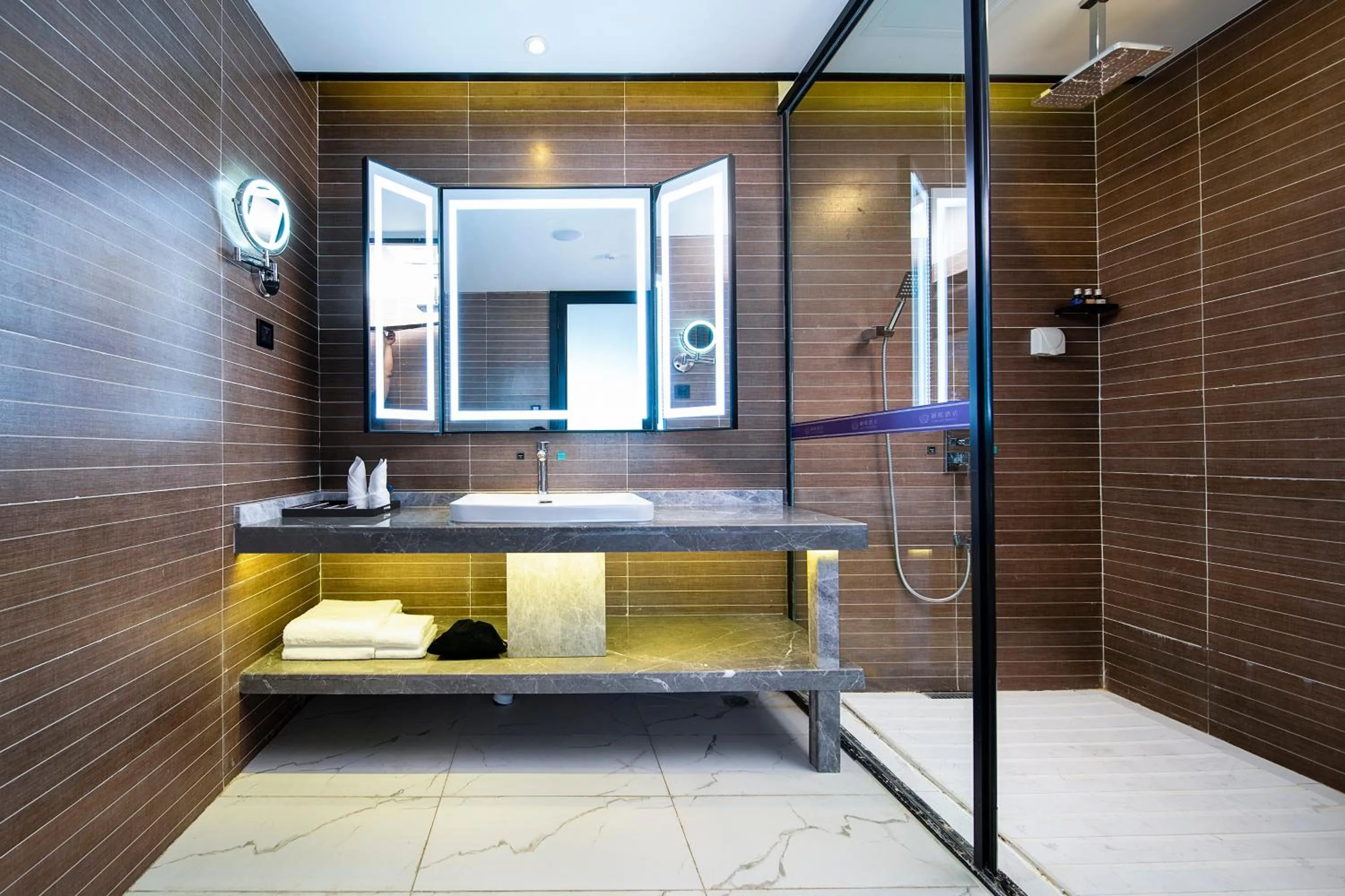 Bathroom in LanOu hotel