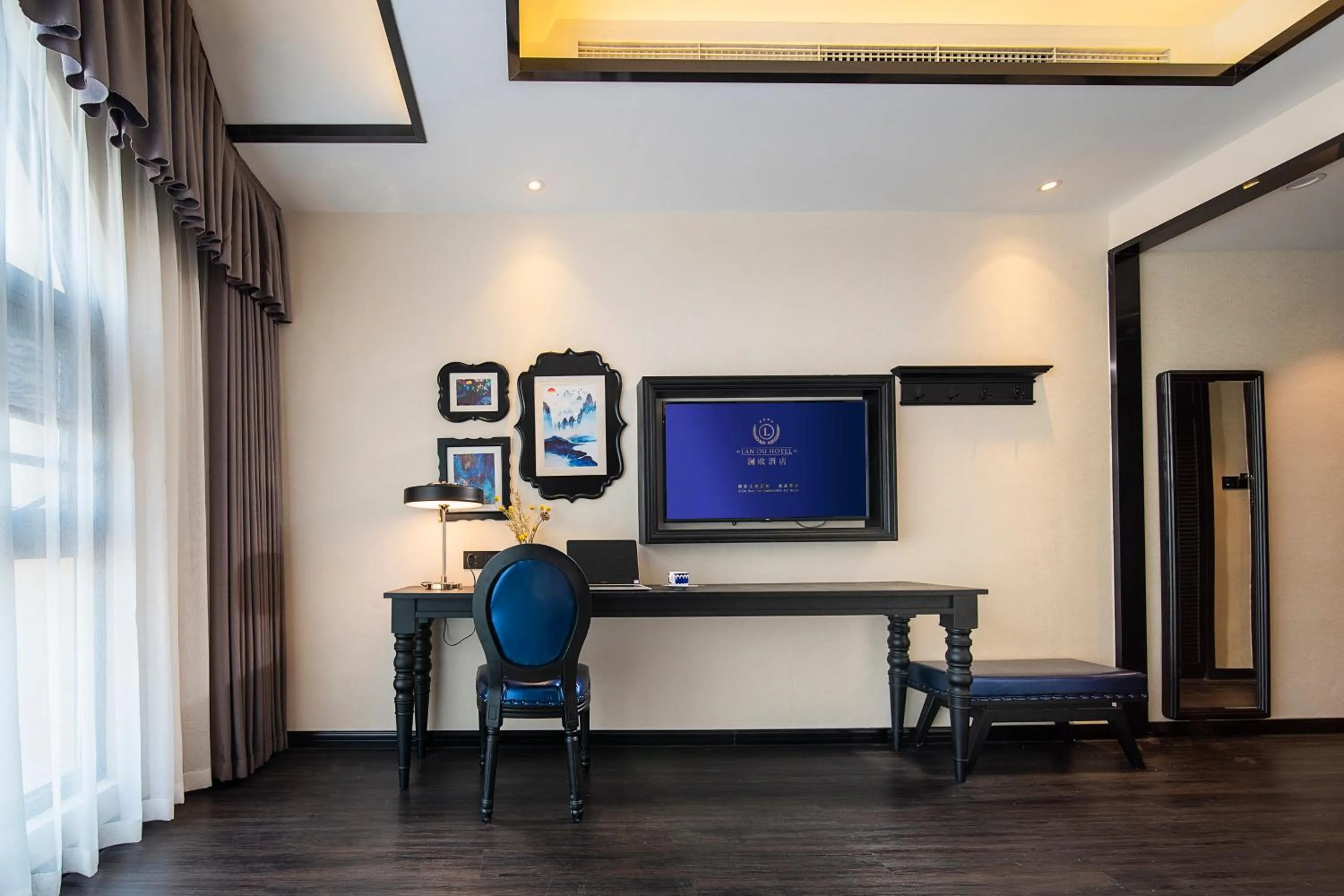 TV and multimedia in LanOu hotel