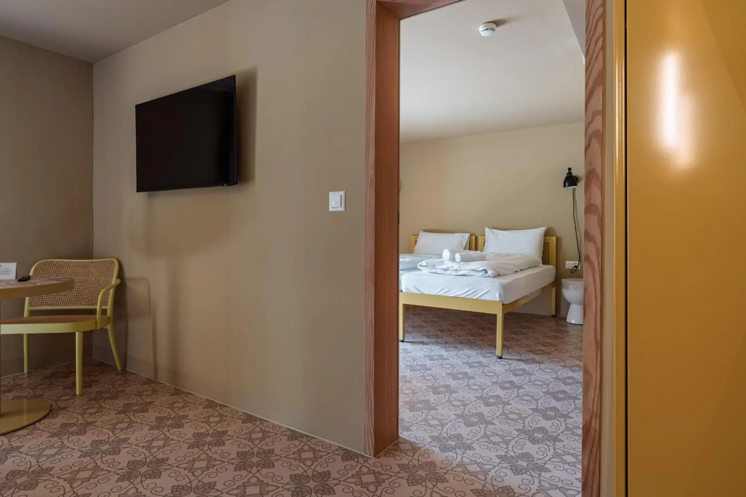 Multi-Bed Room Superior in Speluca Brauerei & Genusshotel - Self-Check-in Multi-Bed Room Superior in Speluca Brauerei & Genusshotel - Self-Check-in