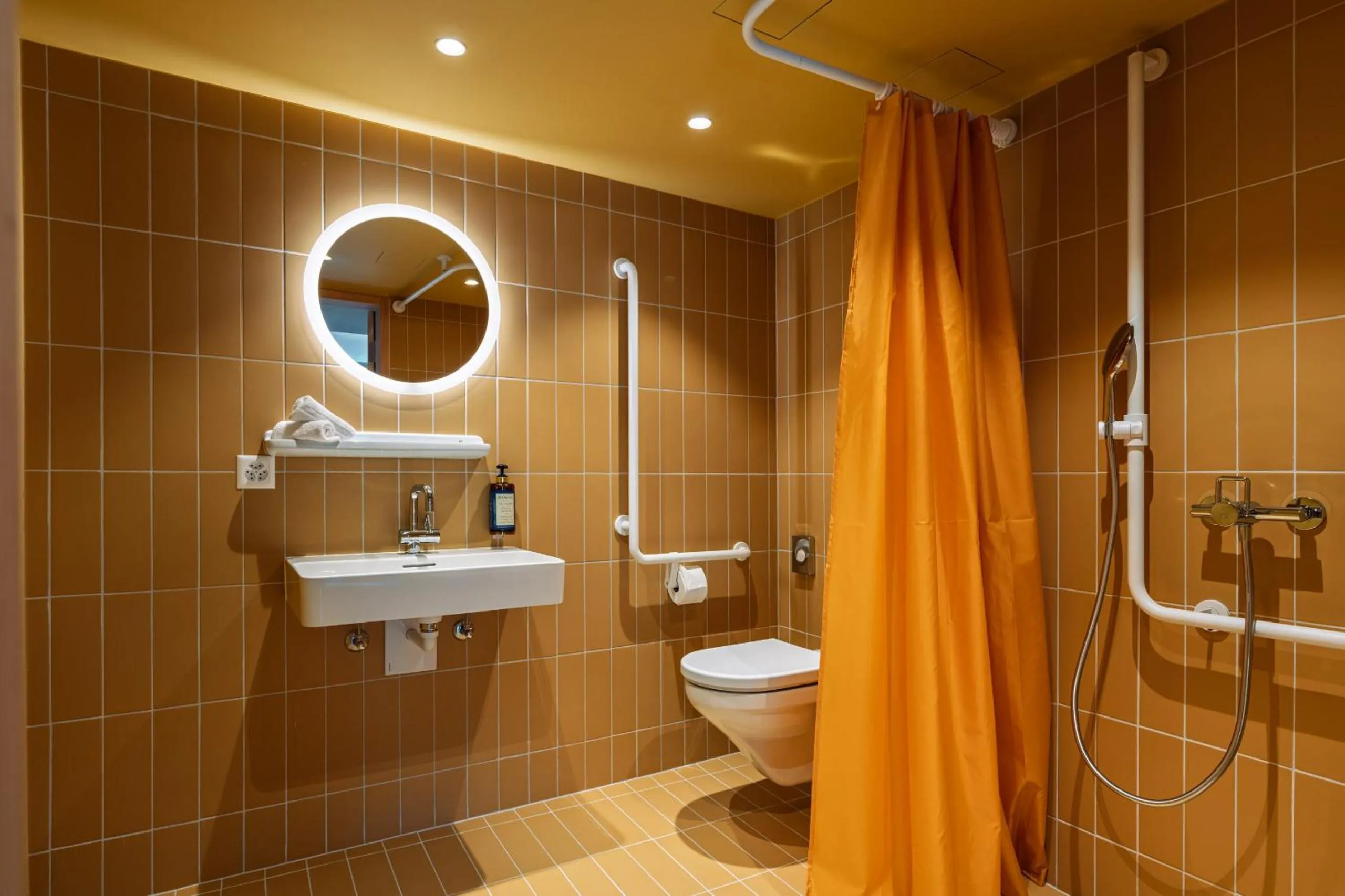 Shower in Speluca Brauerei & Genusshotel - Self-Check-in