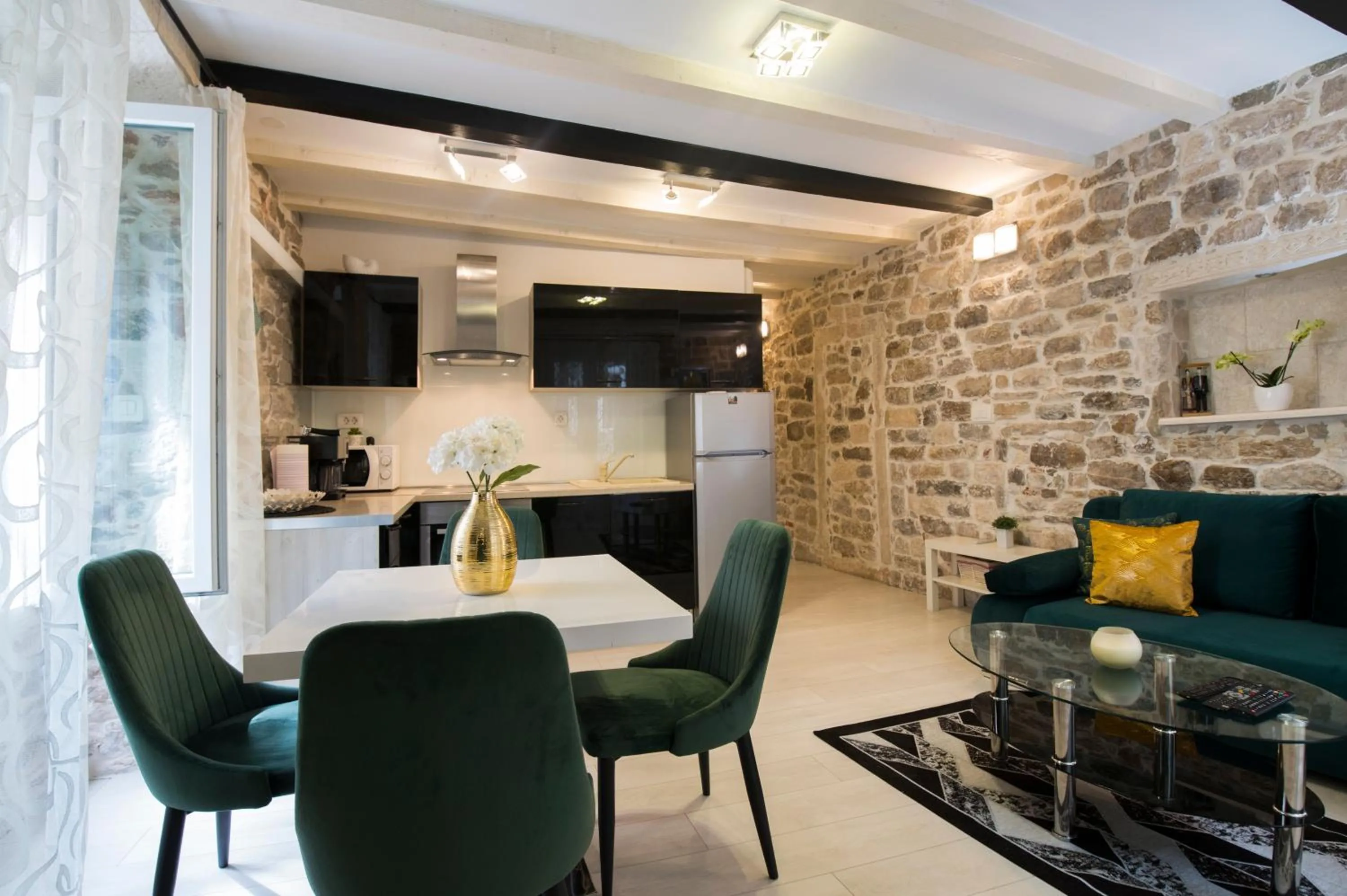 Apartment Stone