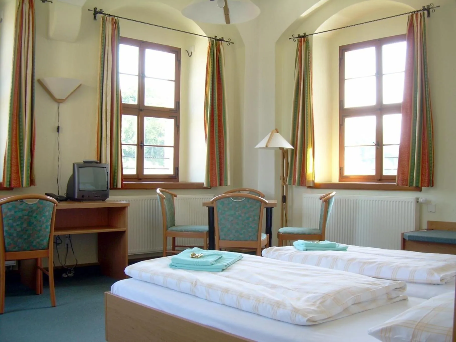 Photo of the whole room, Bed in Burg Hohnstein