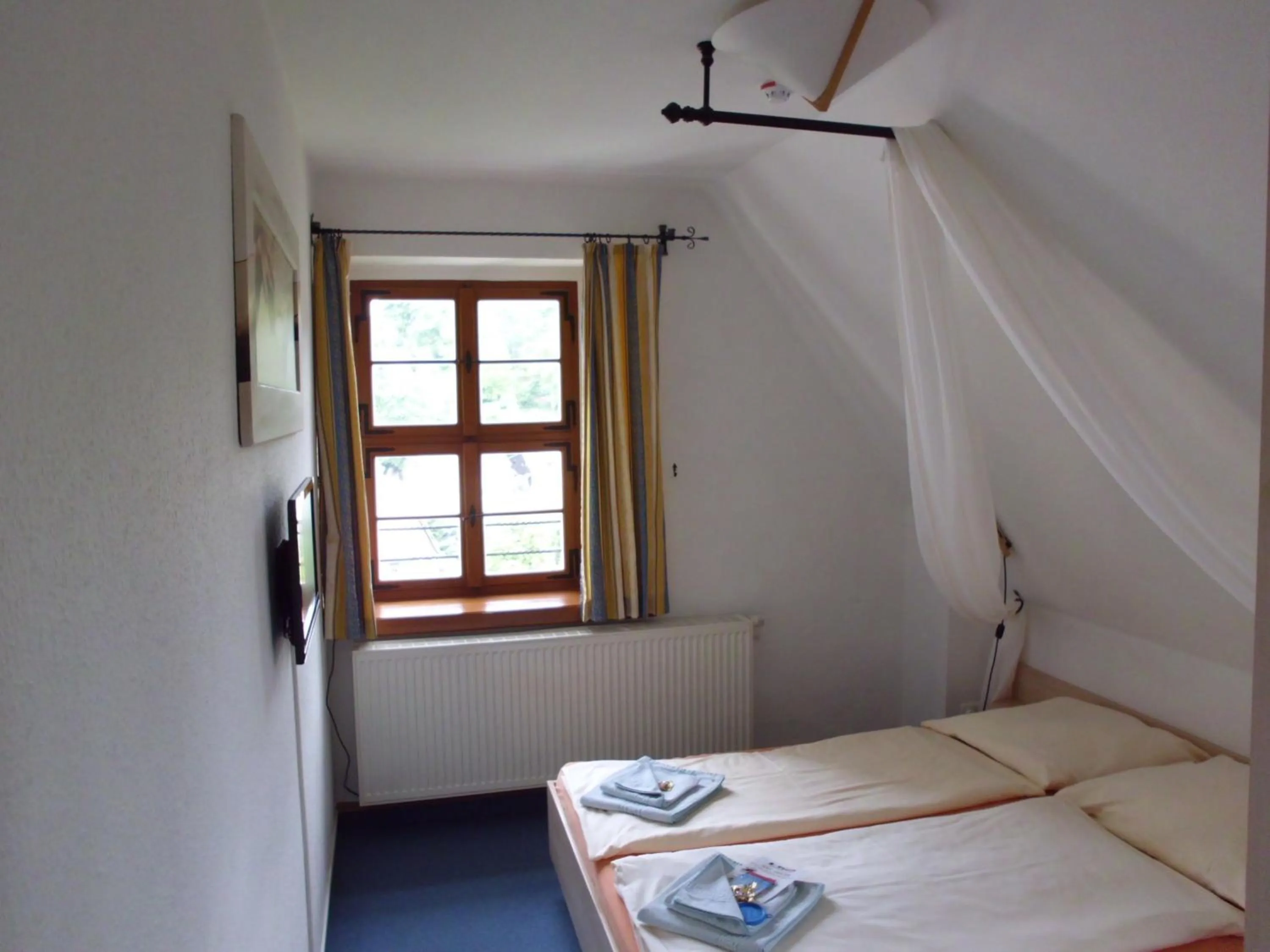 Photo of the whole room, Bed in Burg Hohnstein
