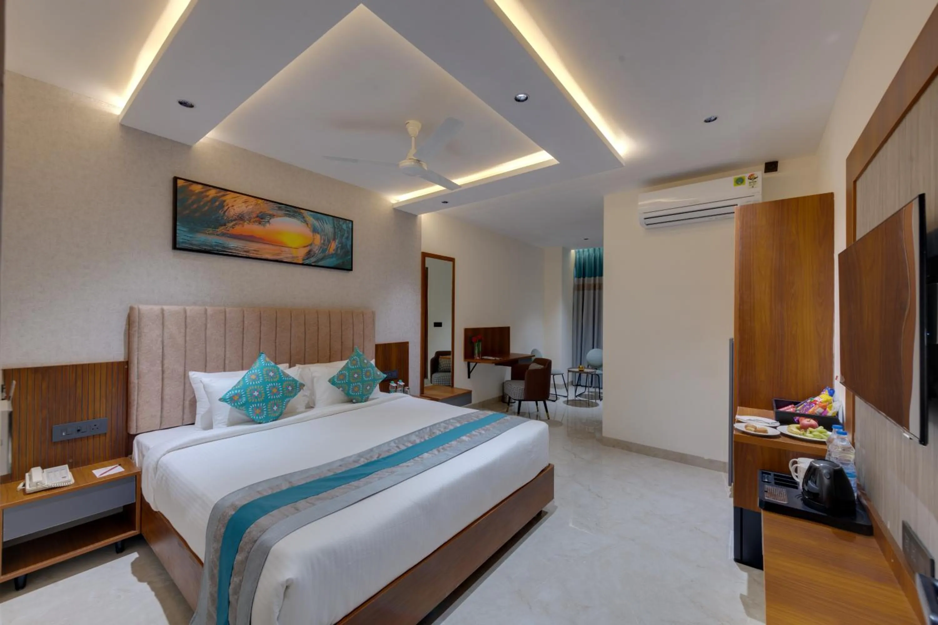 View (from property/room), Bed in Click Hotel Shamshabad - Hyderabad Airport