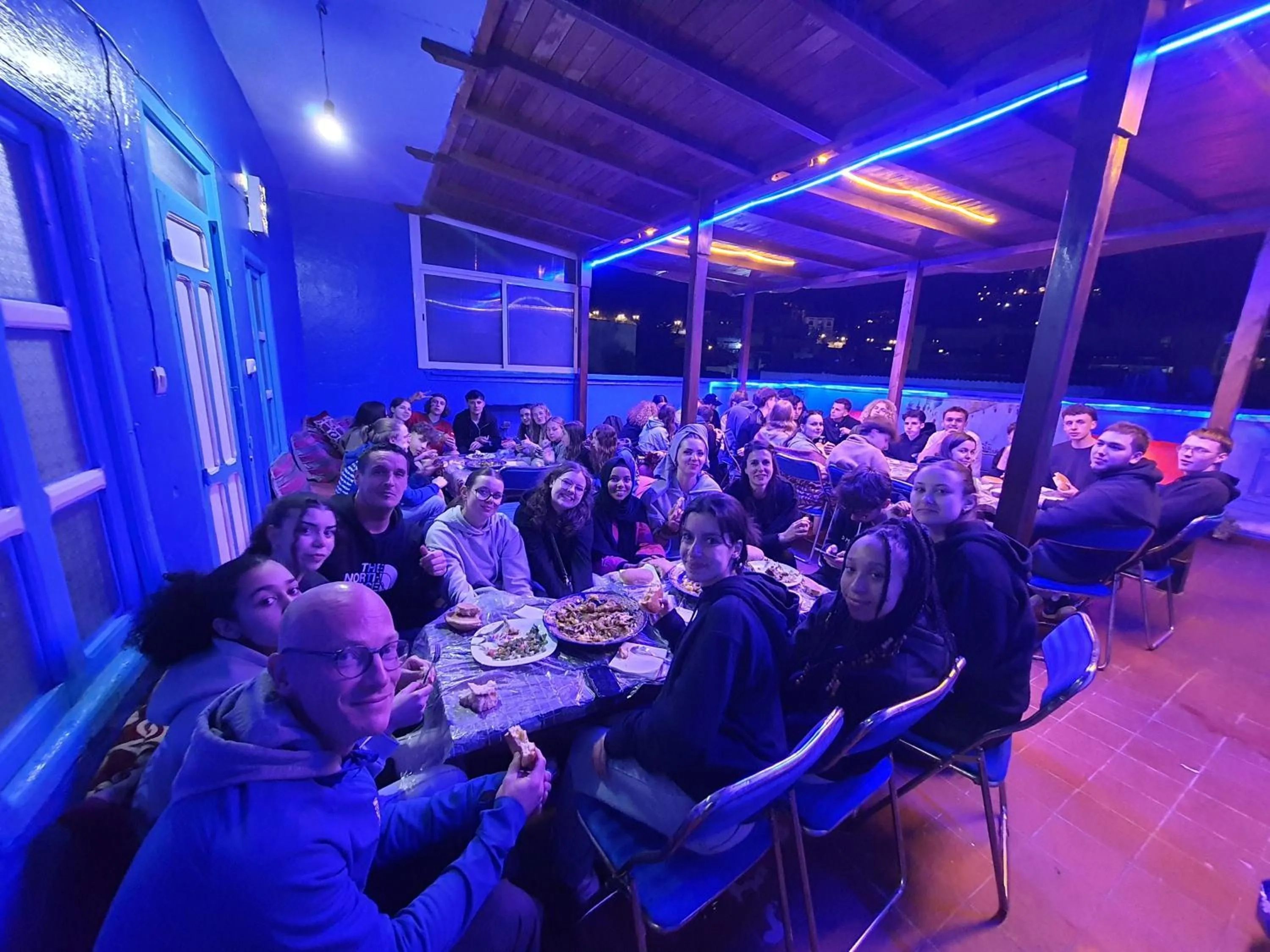 Restaurant/places to eat in Hostel ALINE